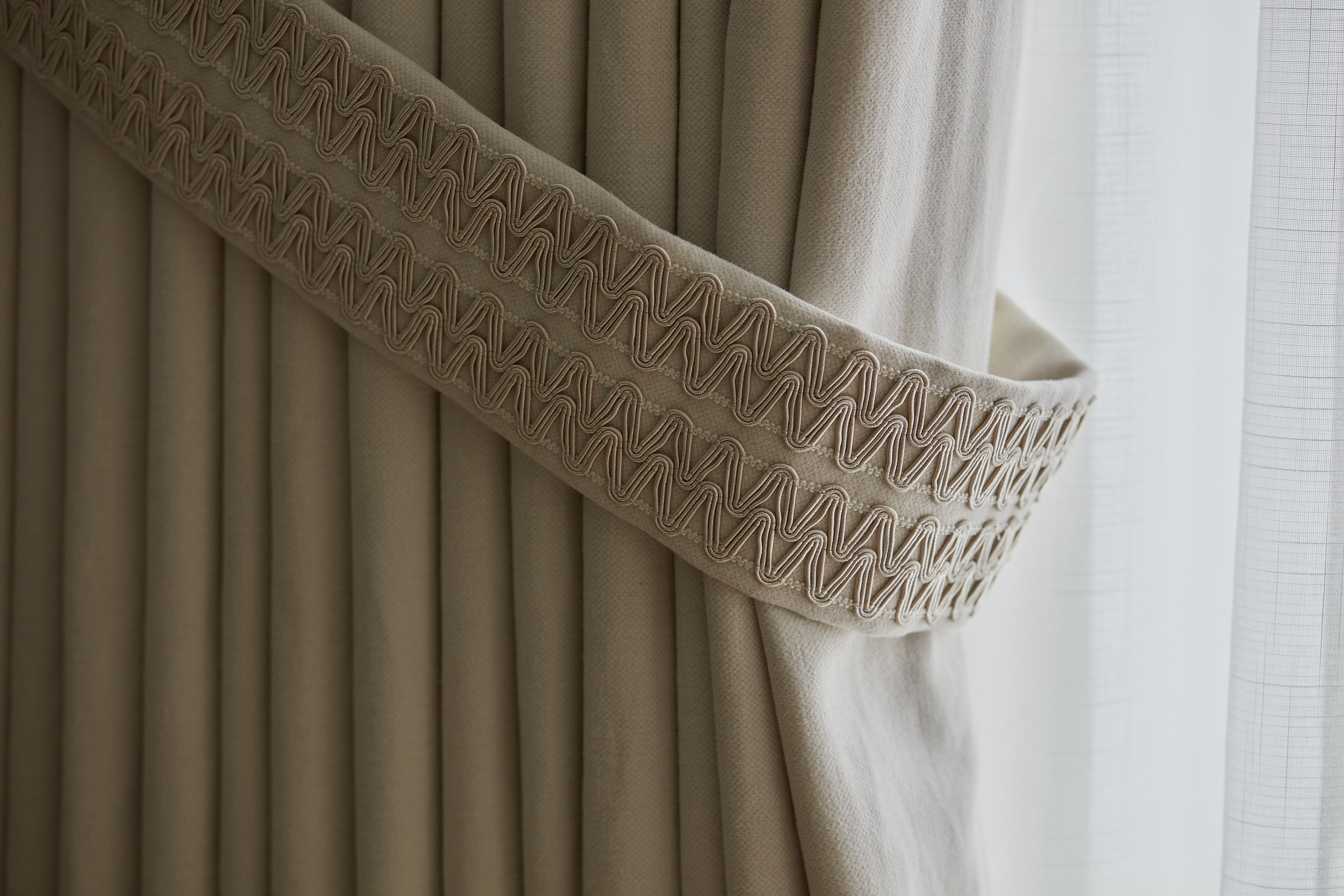 Close up of a customised tieback