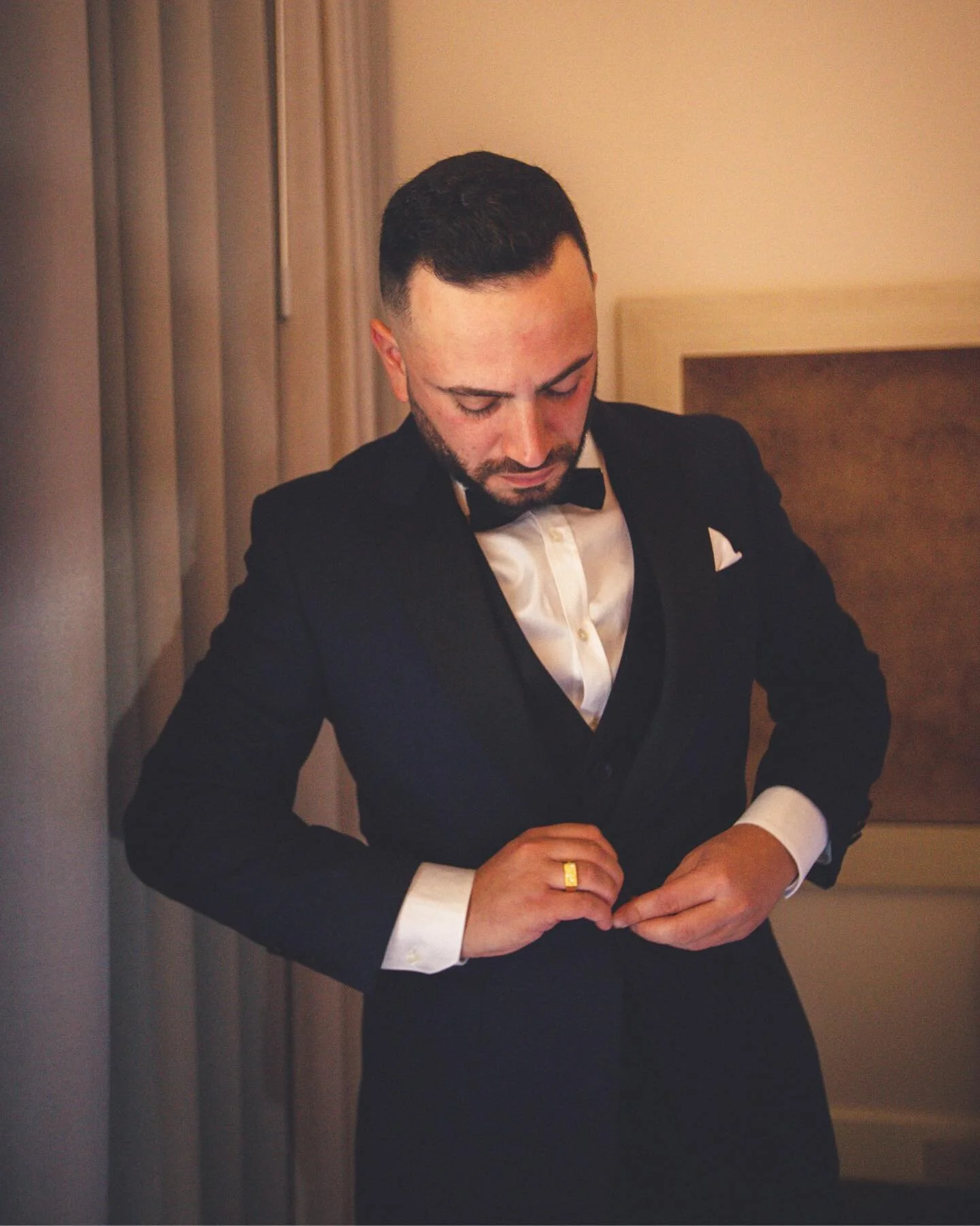 Thanks to our groom Milad for trusting us to capture one of the most chaotic, bromance heavy and genuine groom preps ever! โจ โ 
โ 
If you're groomsmen won't do a mad dash to get the shoes you left behind at home like Milad's did then maybe you've got t