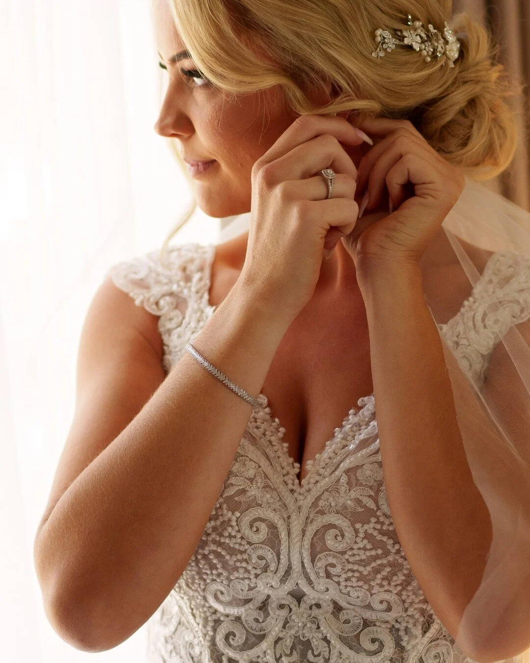 The lace, the absolutely gorgeous bride and all the beautiful details ๐ It was so easy and natural for our team to capture our stunner of a bride Courtney on her big day โจ 
๐๐ก๐ ๐๐๐๐๐ข๐ง๐  ๐จ๐ ๐๐จ๐ฎ๐ซ๐ญ๐ง๐๐ฒ + ๐๐ก๐จ๐ฆ๐๐ฌ
Ceremony + Recep