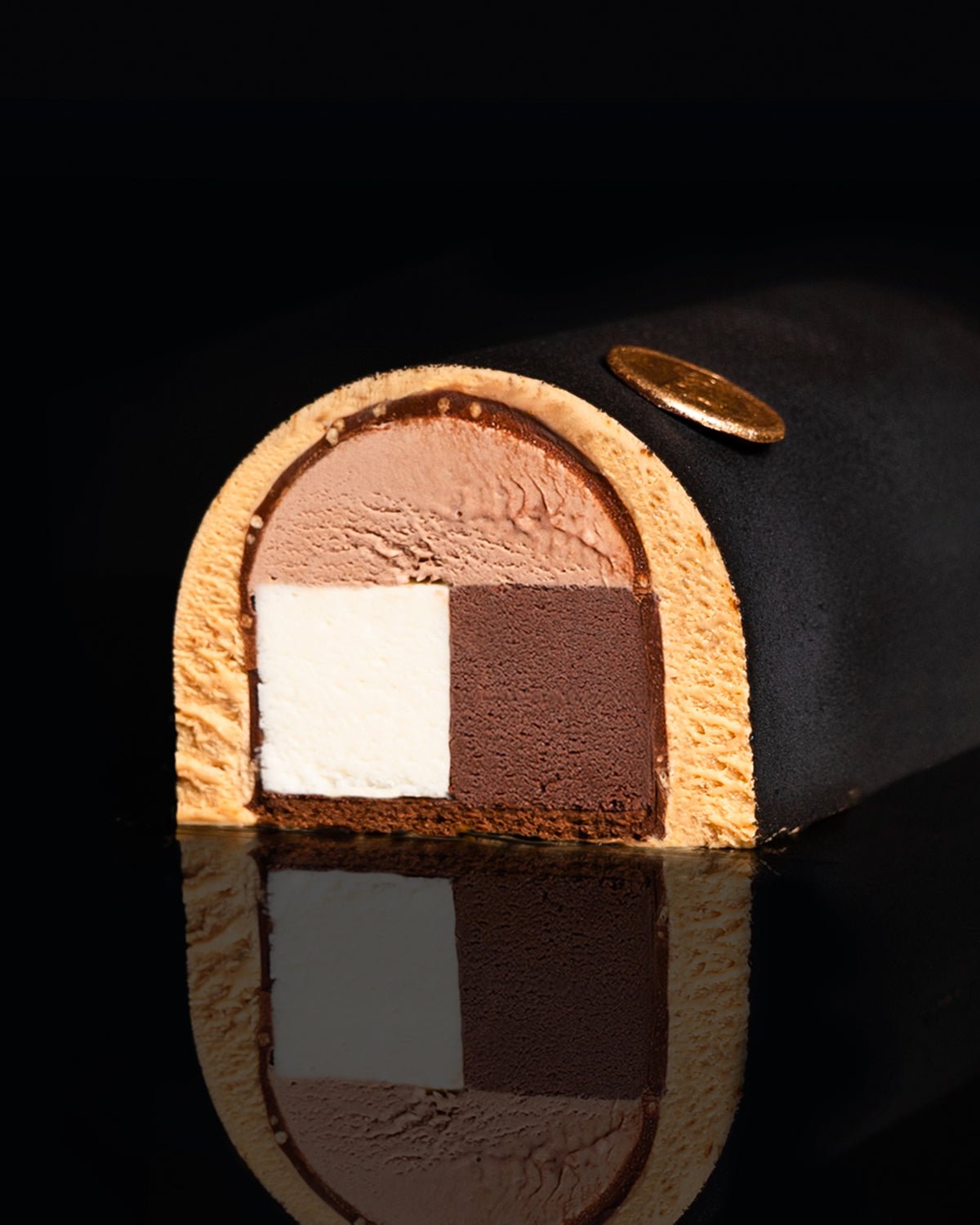 Cakes_0003_quadchoc_half.jpg