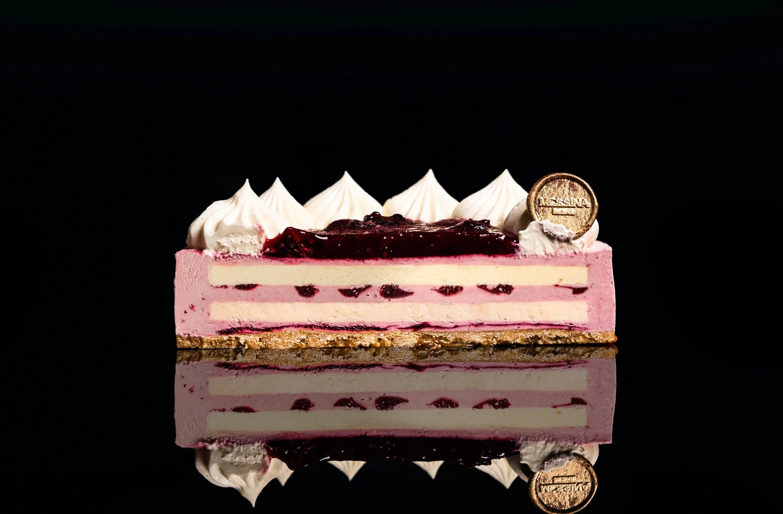 Boysenberry_cheesecake_xsection.jpg