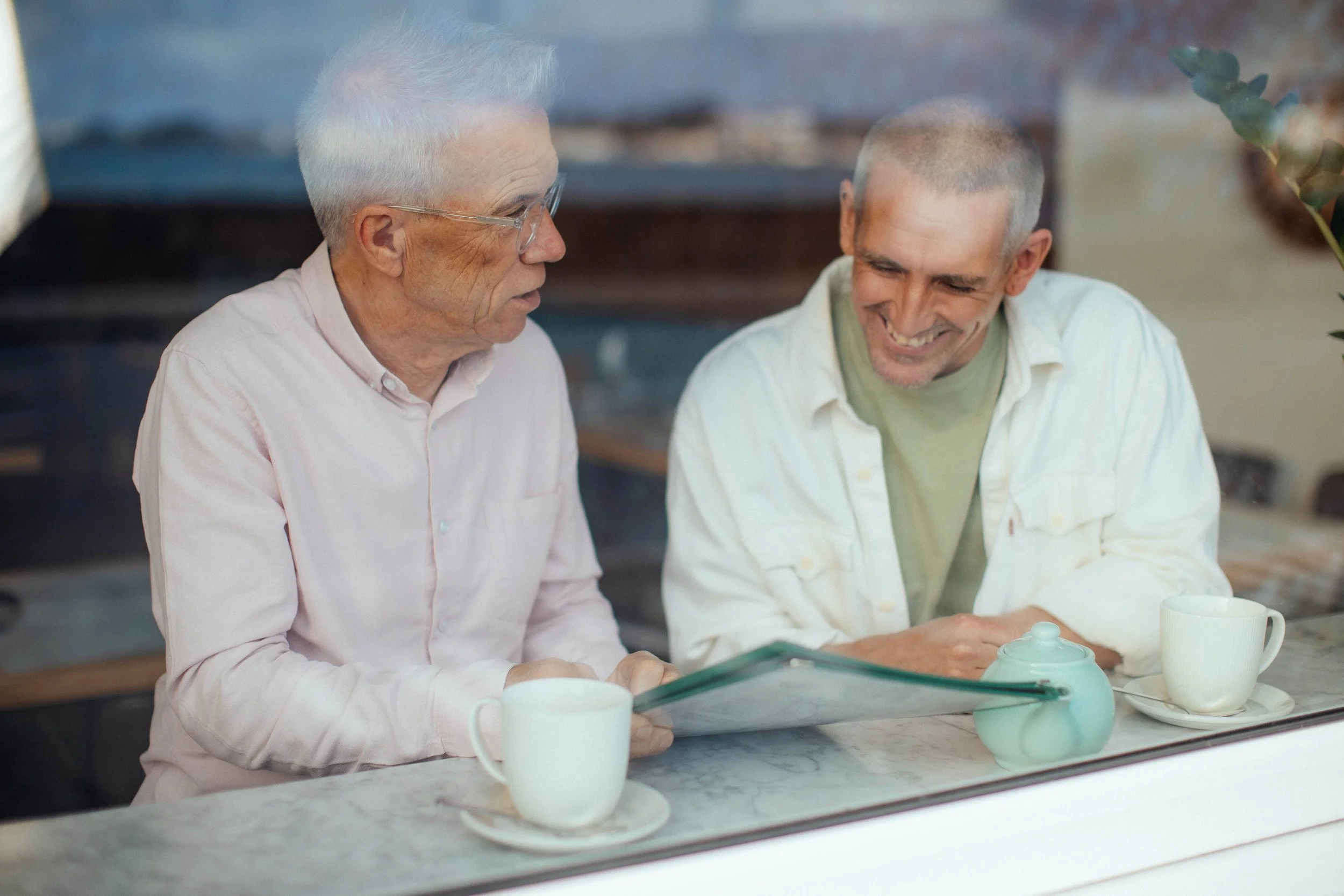 IN_GLASSES_AT_TABLE_MONTY&KIERAN_32260519_55A3015.jpg