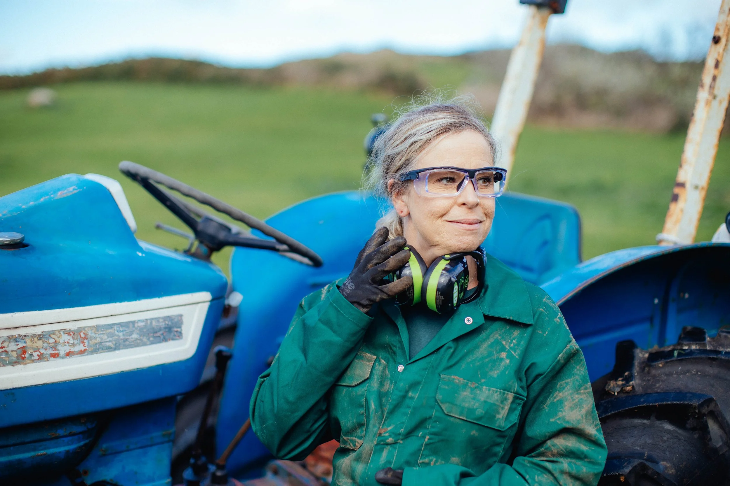 FARMER_TRACTOR_JOANNE_33155999_55A8491.jpg