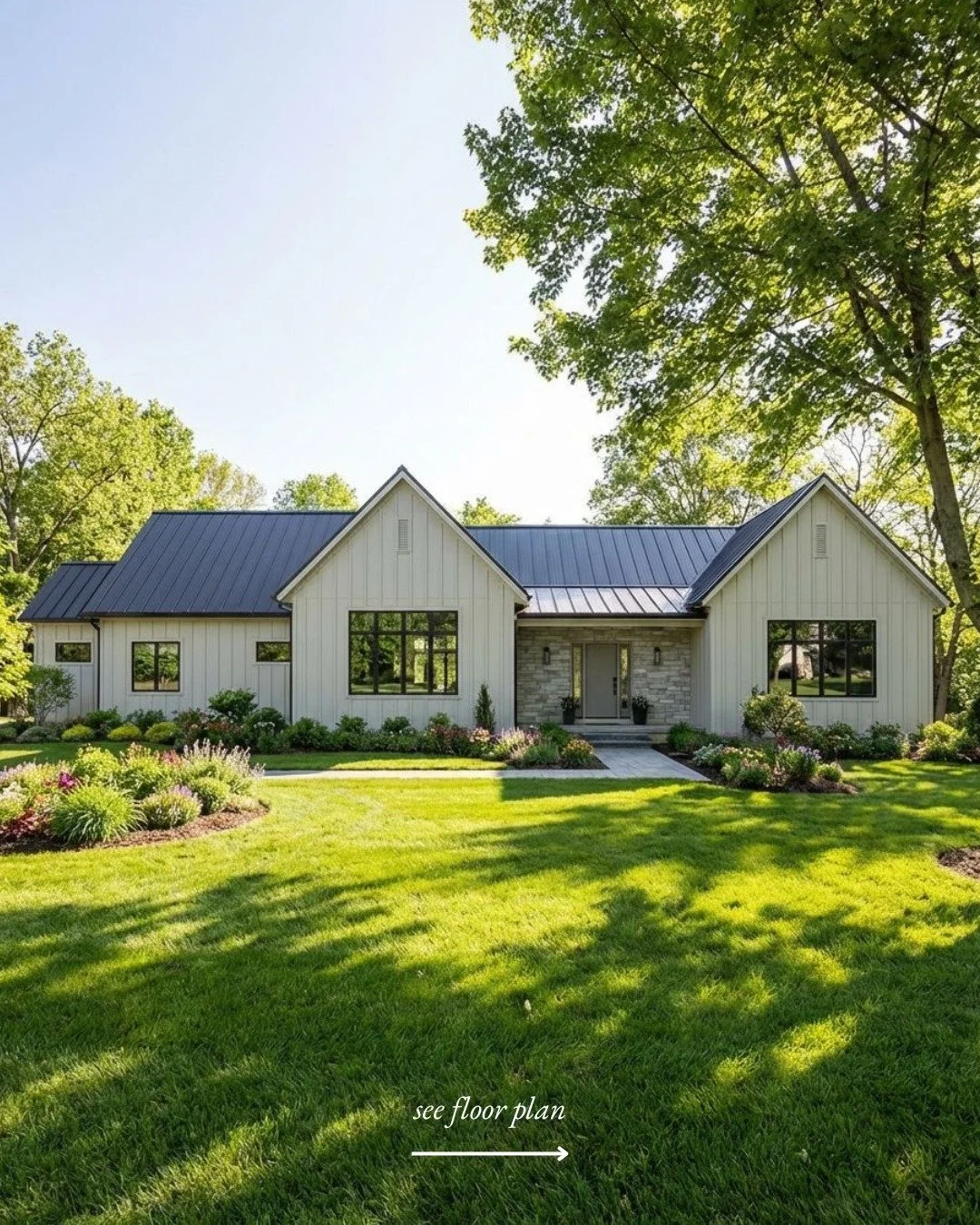 This house plan has it all! Whether you want a home that you can live in forever, or something that can work for any phase of life, it has it all!

👉 Primary Suite with ensuite and large walk in closet
👉Office that can double as a play room
👉Laund