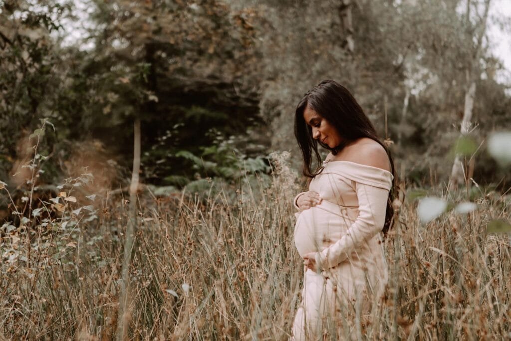 5 reasons Why Maternity Photos are Important | Samantha Black