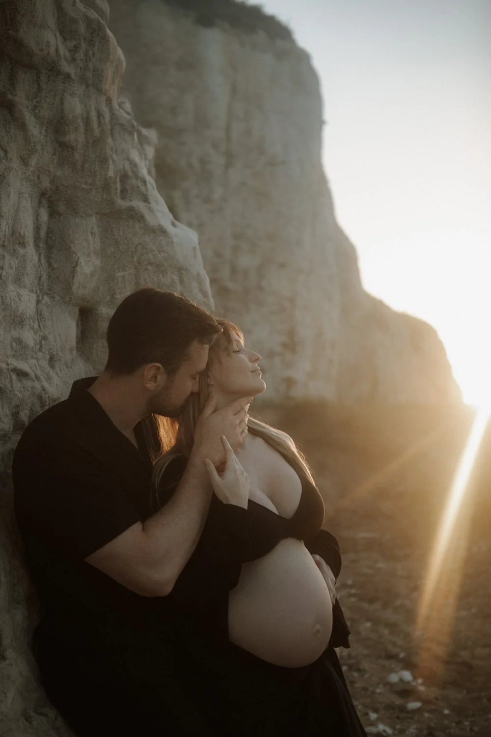 coastal-outdoor-maternity-couple-photographer-samantha-black.jpg