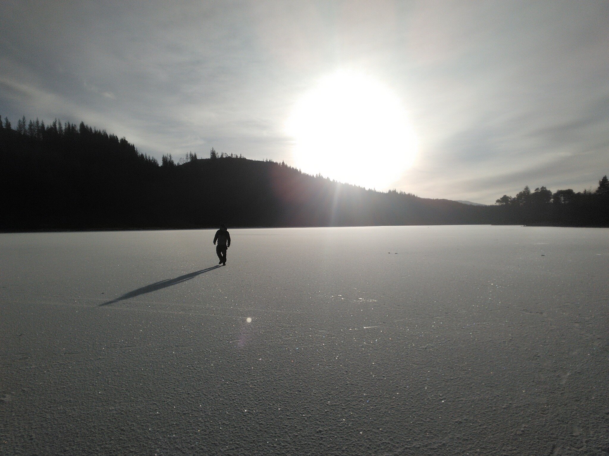 Sheiling loch frozen.jpg