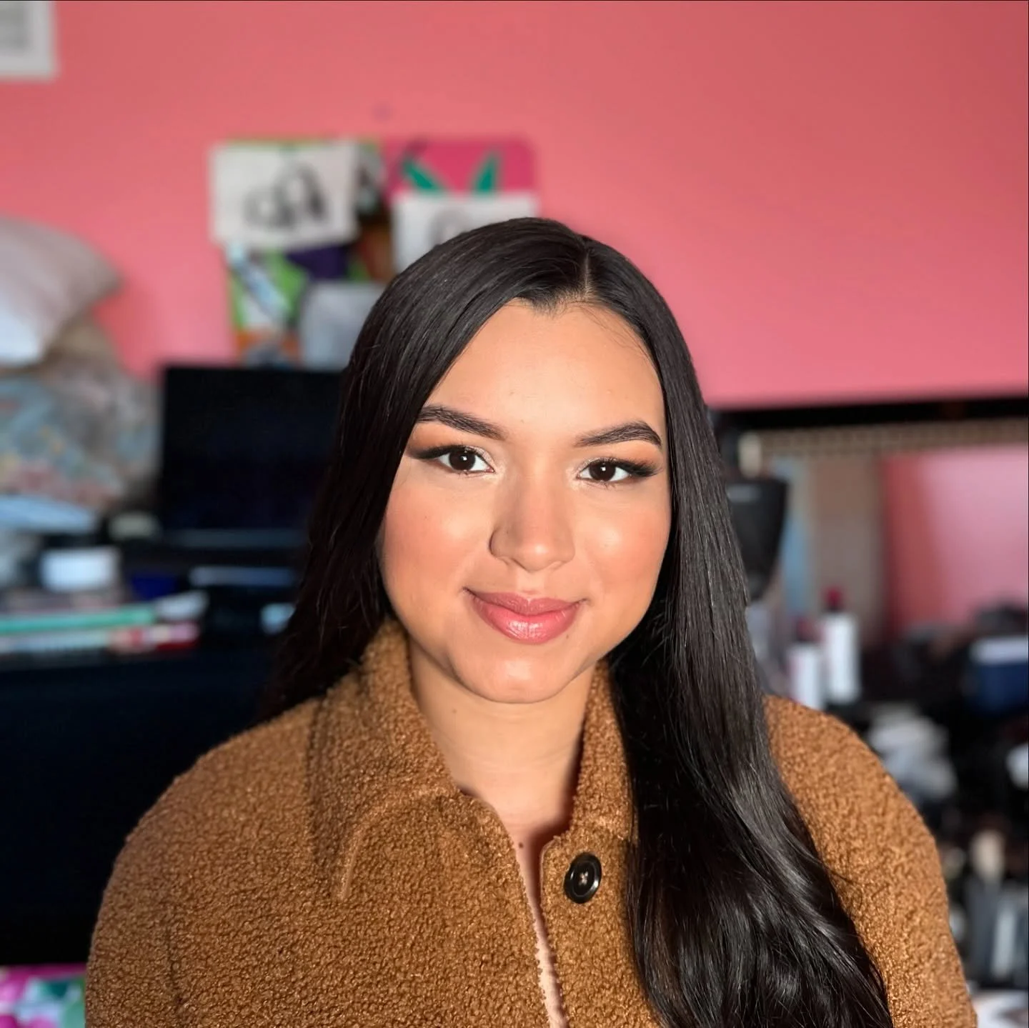 Grad photo makeup! I love how naturally pretty she is that a little makeup was all she needed 🤍
.
.
Makeup by @binks.beauty
BOOK NOW ➡️ www.binksbeauty.ca / TEXT (647) 528-7563 or&nbsp;#linkinbio
.
.
Wedding bridal makeup makeupartist weddingmakeup 