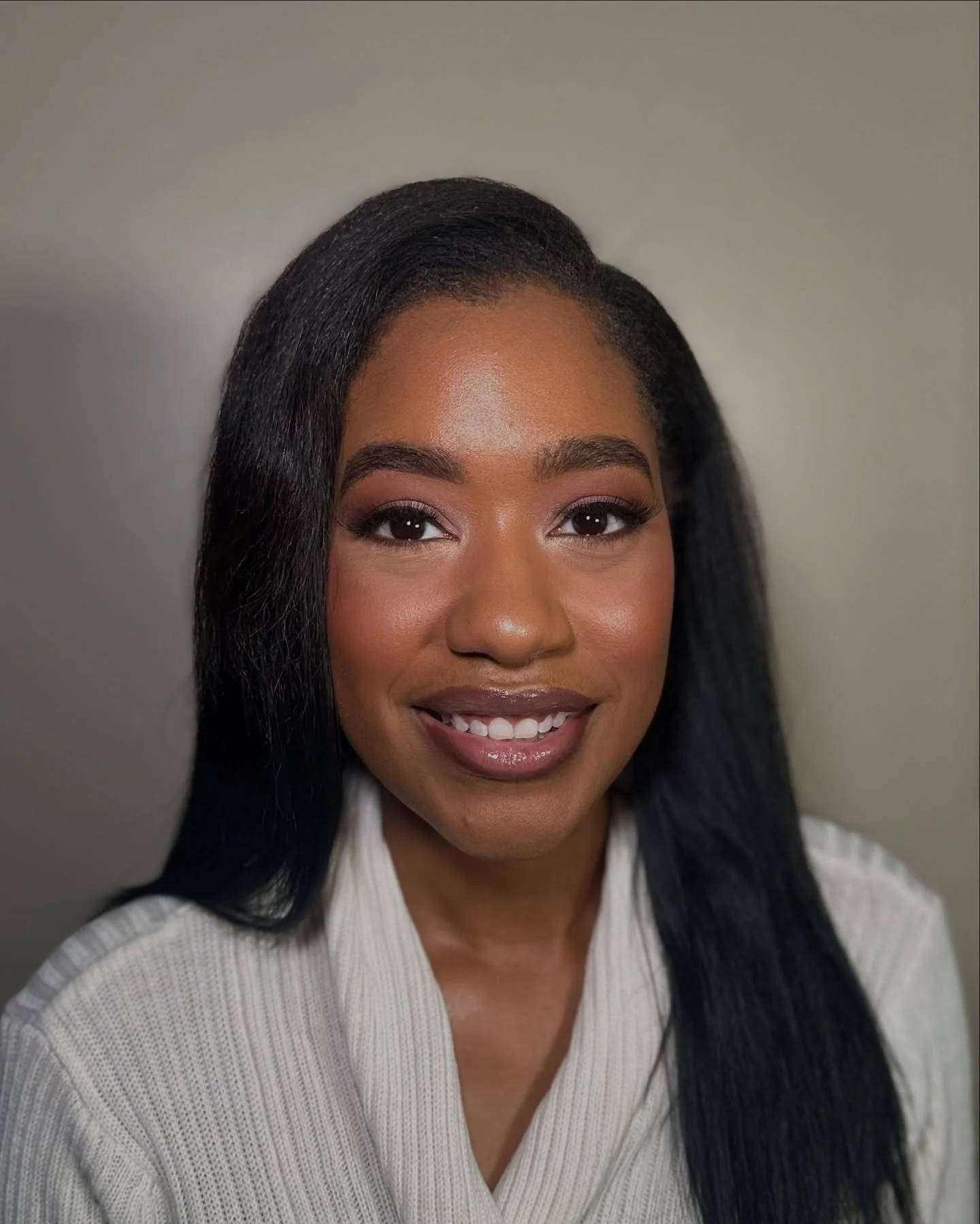 Starting the new year off with a beautiful @binks.beauty client on your feed. My memorable beauty queen shown here! 👸🏾Did you know she won her pageant that weekend?! You could be our next beauty queen&hellip;👑💄
.
.
2025 books are now open! 📖
BOO