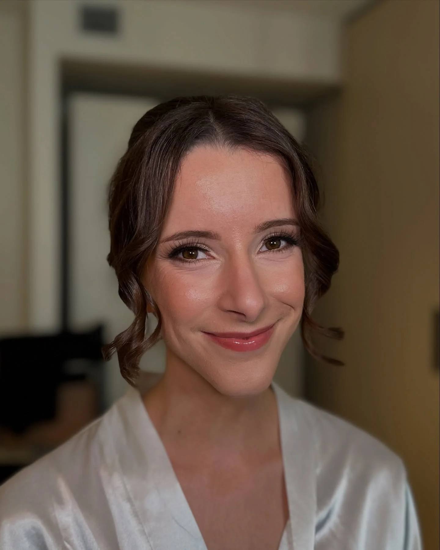 Our first bride from last year that kicked off an amazing bridal season for us at @binks.beauty!
We&rsquo;re looking for 2025 brides for another year of beauty and memorable moments. Let&rsquo;s start the journey together 🤍💍
.
.
2025 books are now 