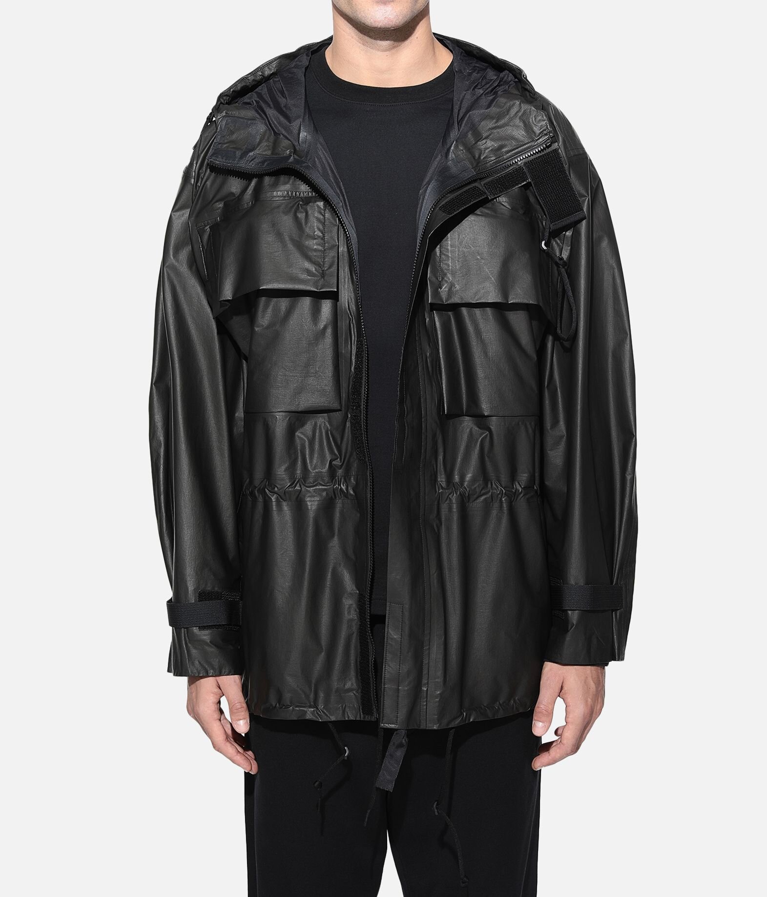 Y-3 GORE-TEX® Utility Hooded Jacket
Features: GORE-TEX® shell, taped seams, waist drawstring, dual chest cargo pockets