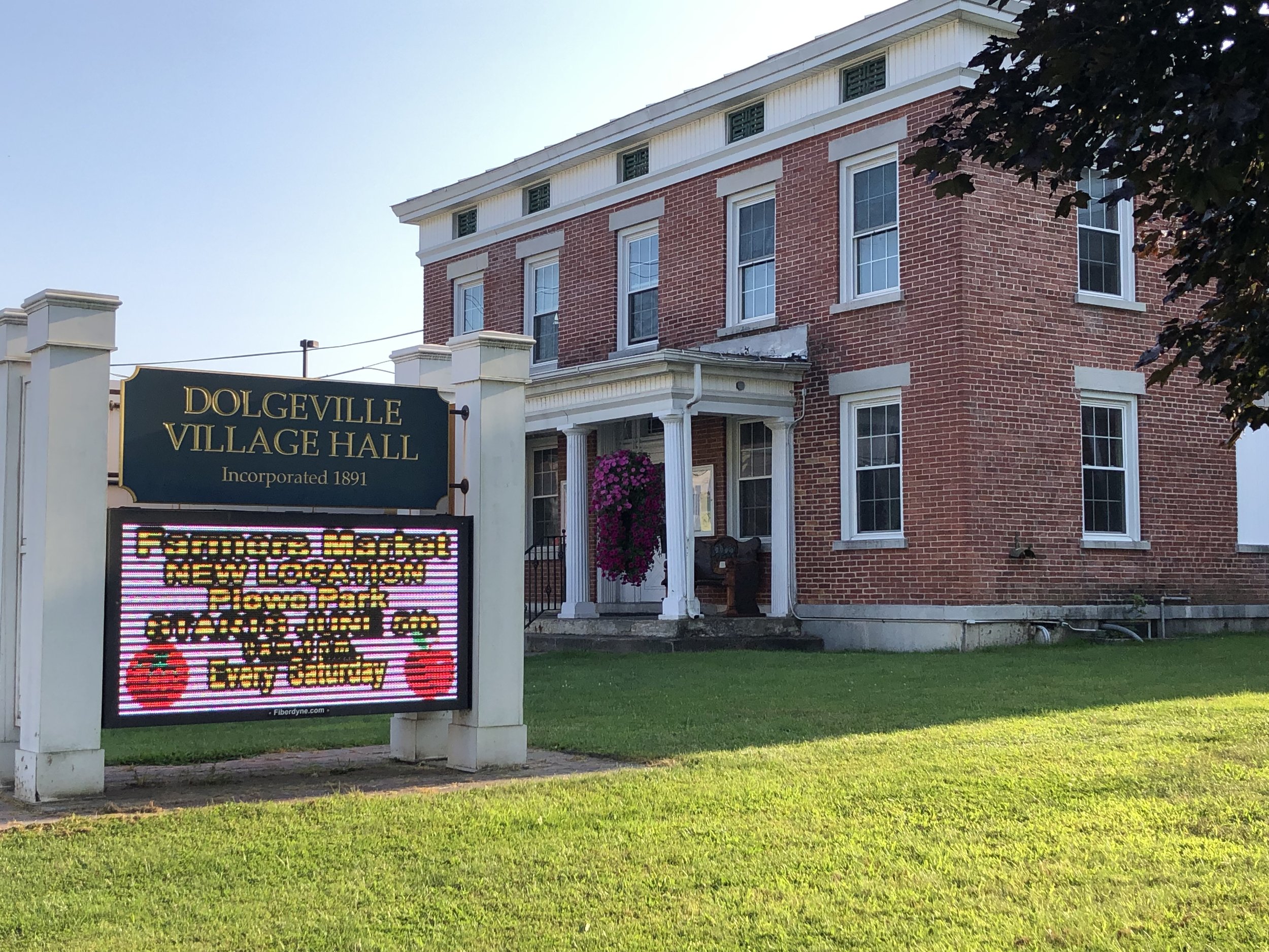 Dolgeville Community Center &amp; Farmer's Market Sign