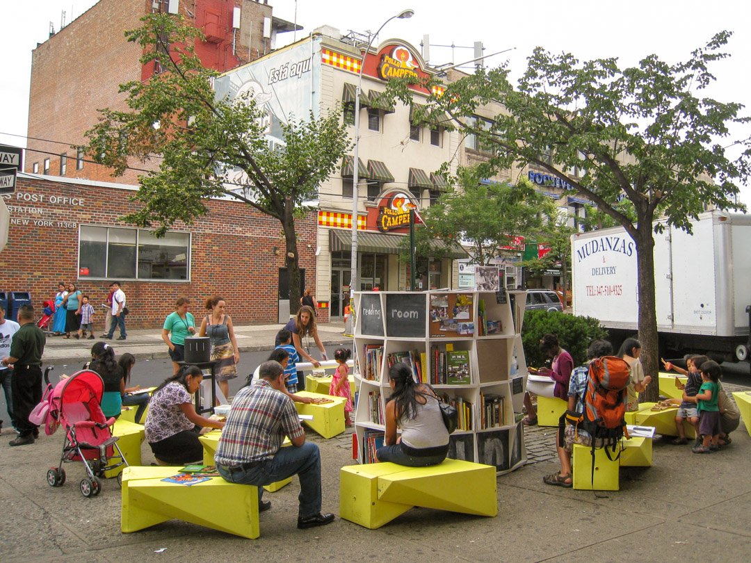 The Uni Project - Portable Reading Room (photo: Street Lab)