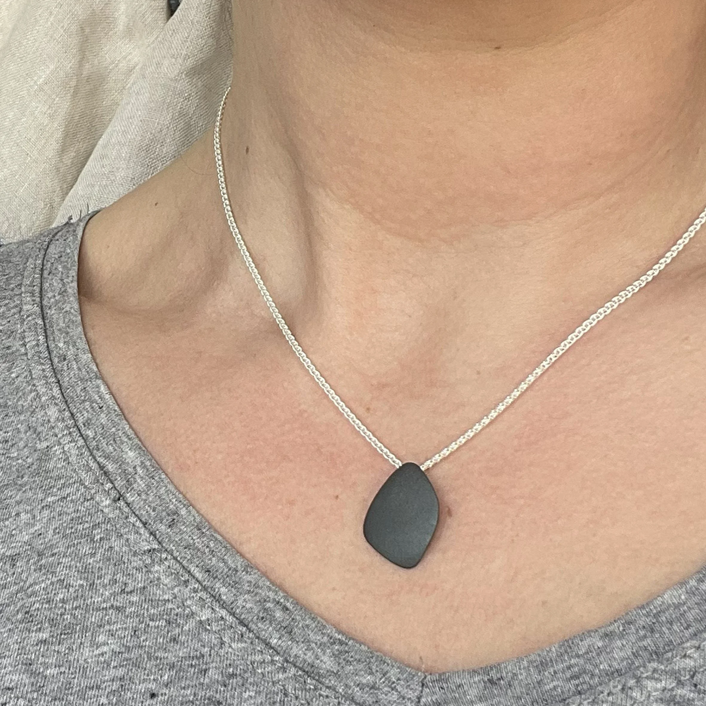 leoma-drew-wing-freeform-spiga-oxidised-gold-pendant-necklace-silver-gold-wing- (4).jpg