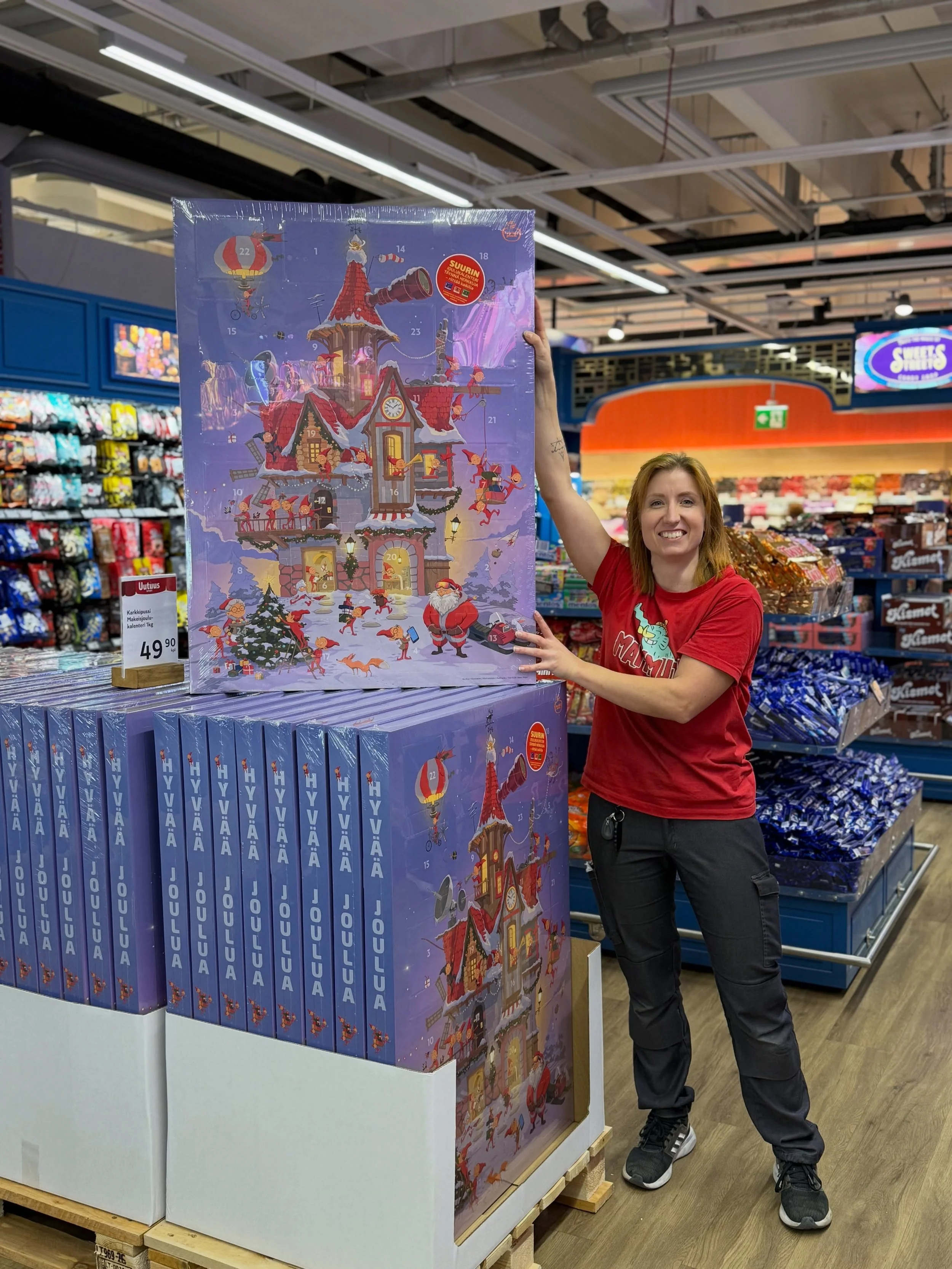 Vuoden j&auml;ttim&auml;isin joulukalenteri l&ouml;ytyy karkkiosastoltamme😍🎅🏼

T&auml;st&auml; joulukalenterista riitt&auml;&auml; my&ouml;s jaettavaksi ja onkin t&auml;ynn&auml; huippulaatuisia herkkuja 1kg verran🔥

N&auml;it&auml; on saatavilla