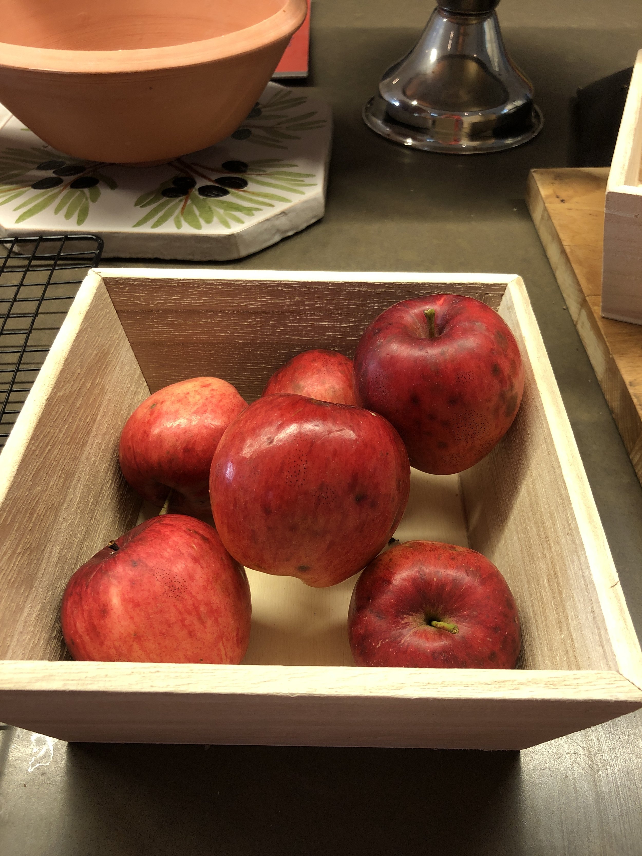 apples in wood bowl.JPG