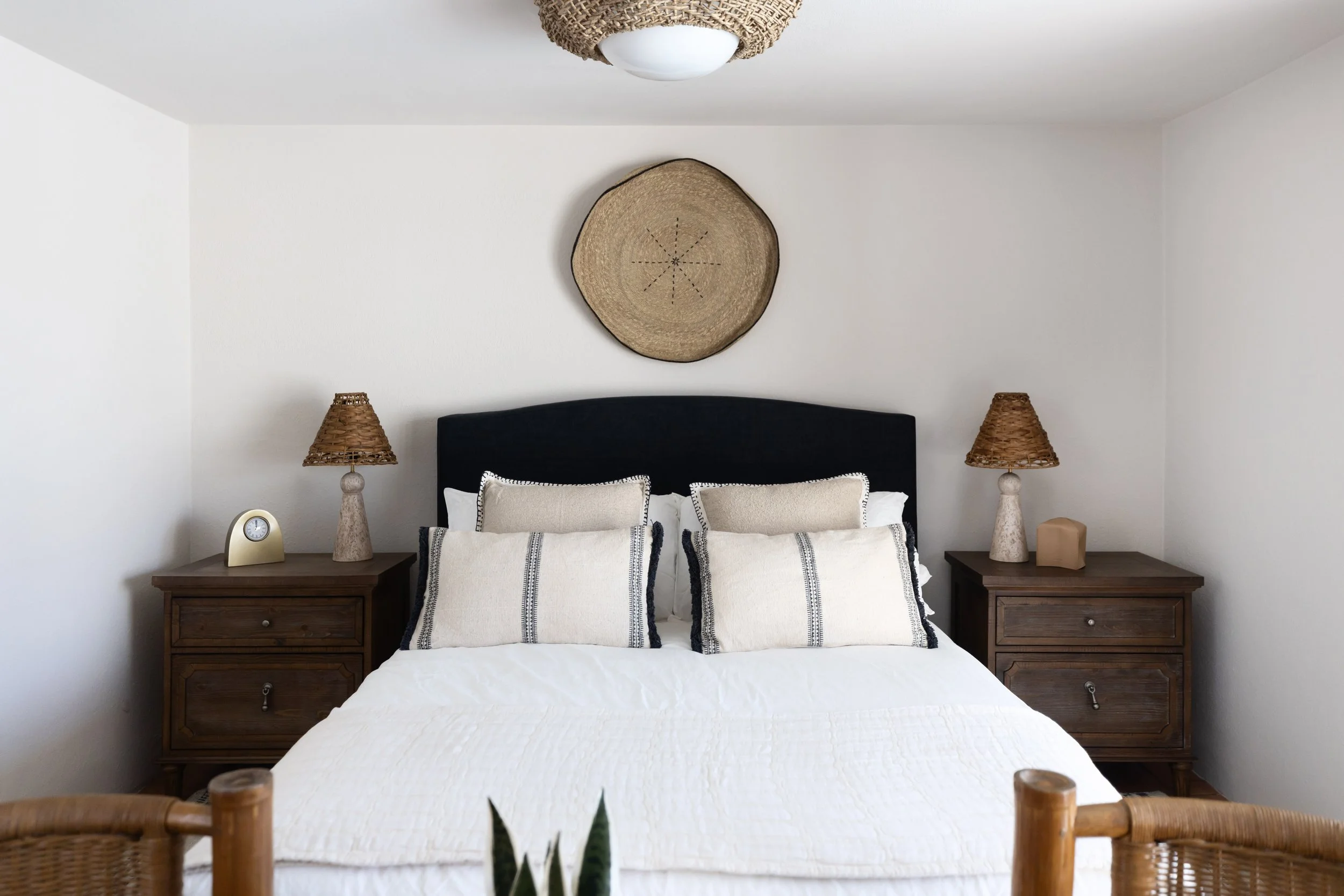 Desert modern guest house design with warm natural materials and comfortable furnishings creating a relaxing Arizona casita retreat.