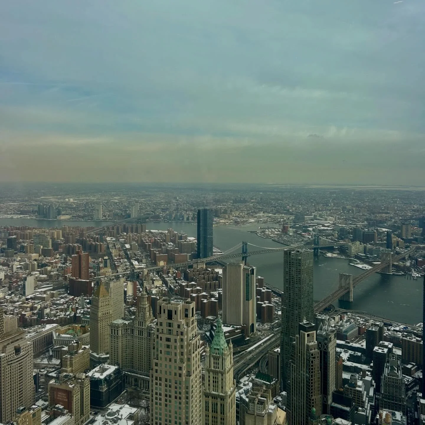 Over the past five days, our D6 studio travelled to New York City where students visited their sites, explored various buildings, and toured two architecture firms. We are very thankful for the opportunity to visit @skidmoreowingsmerrill as well as @