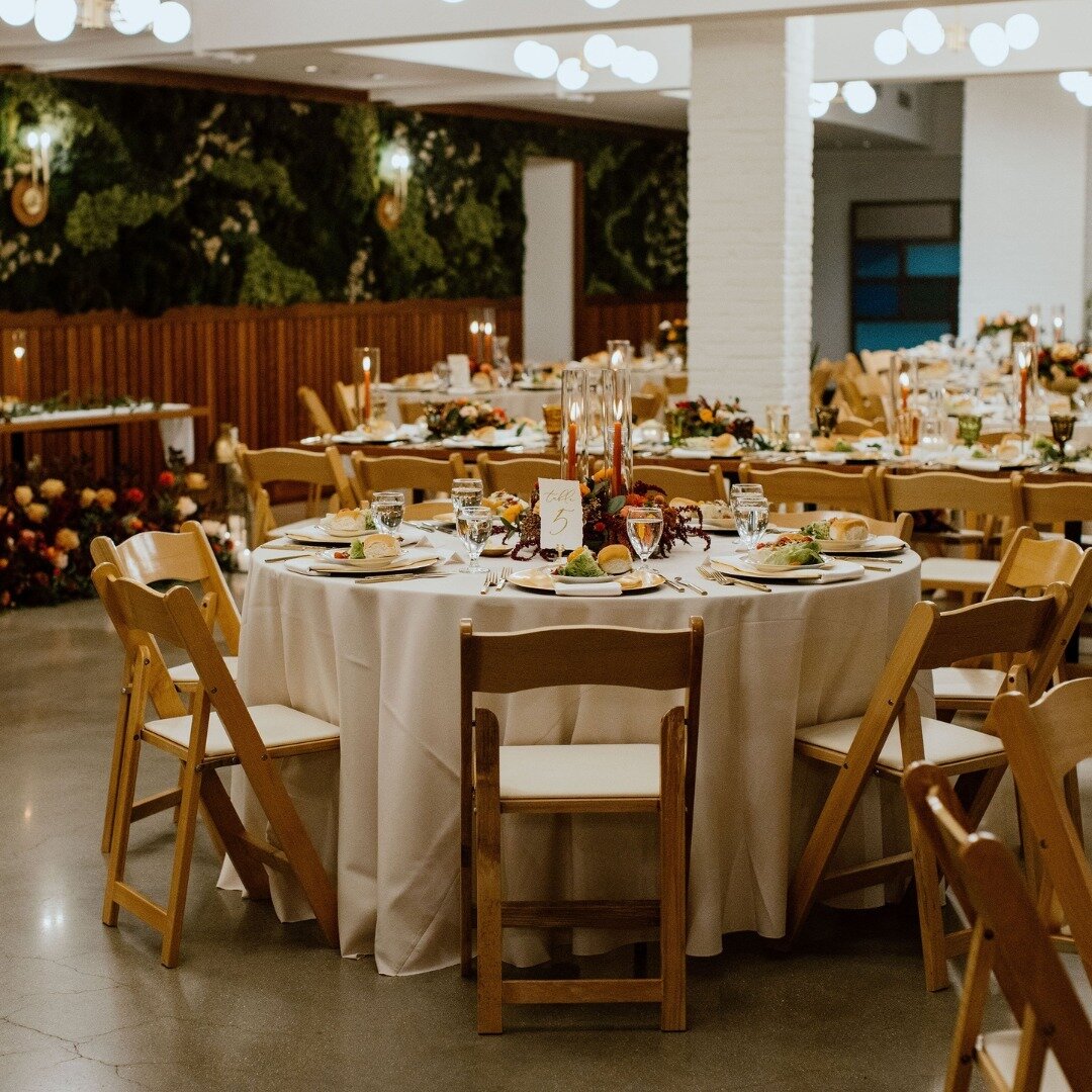 @moschultzphotography is giving us all the good shots from @thestarlingmke!⁠
⁠
In case you didn't know, we're the exclusive caterer at The Starling, so when you book your event at this beautiful Third Ward venue, we also get the pleasure of working w