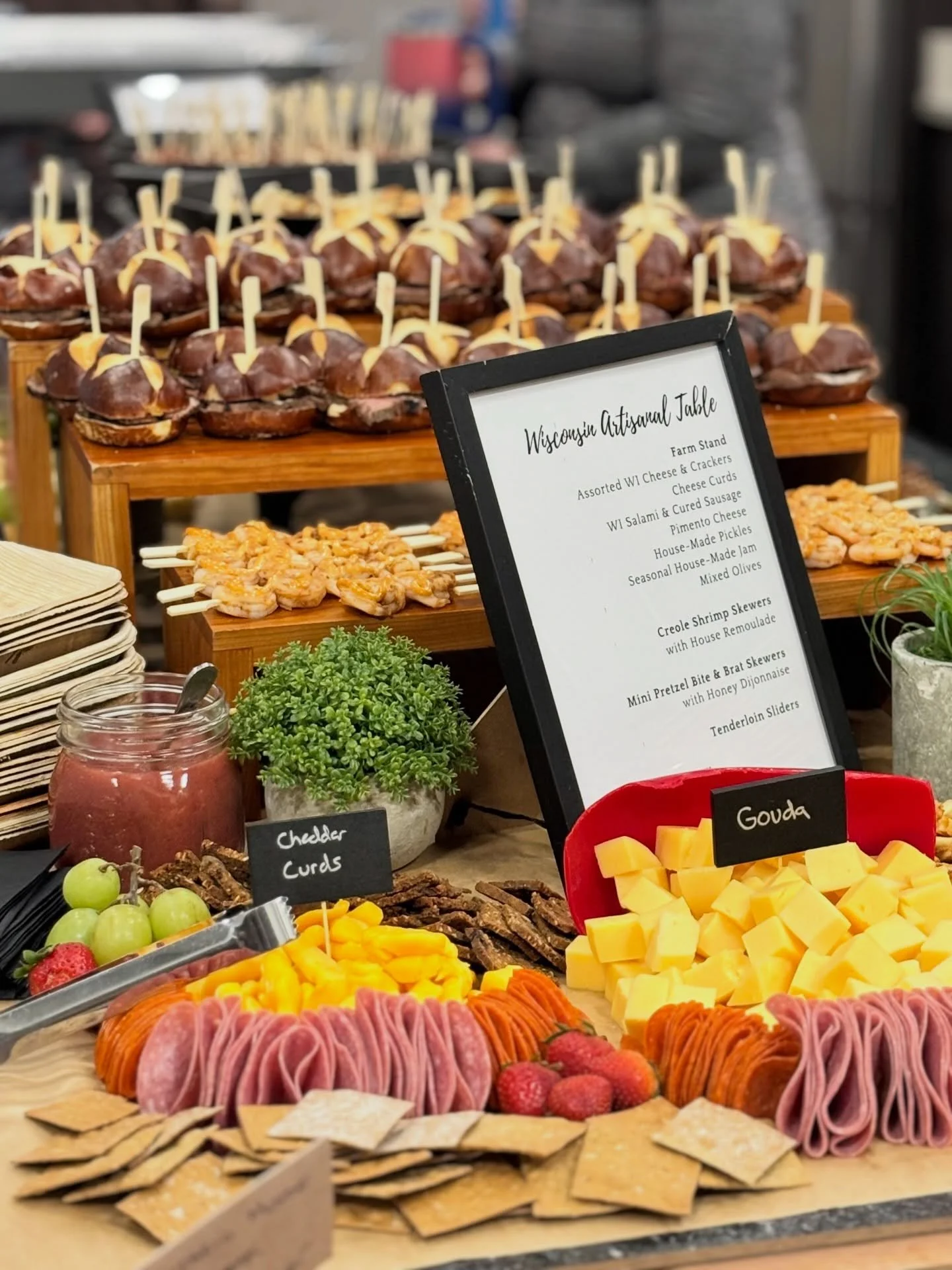 A great corporate event is all about collaboration. 🙌🏼

Mid City Corporation brought their specialty sausages + BBQ ribs, and we built a Tall Guy &amp; a Grill menu around them for a one-of-a-kind team celebration!