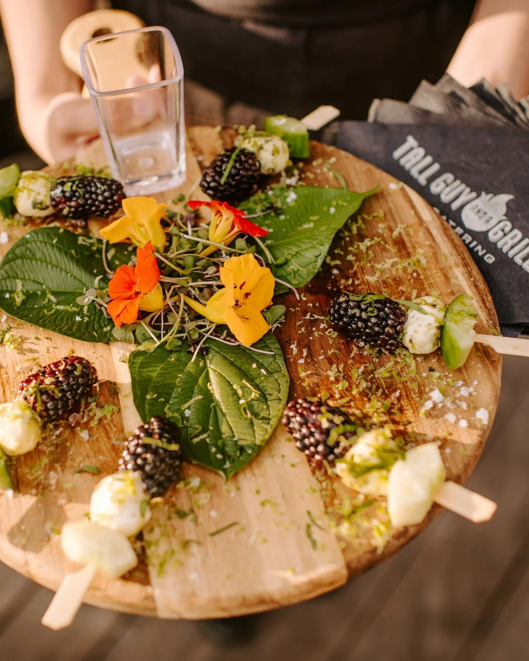 The first bite tells your guests everything they need to know about the night ahead. We like them to know that it's going to be a delicious evening ✨️