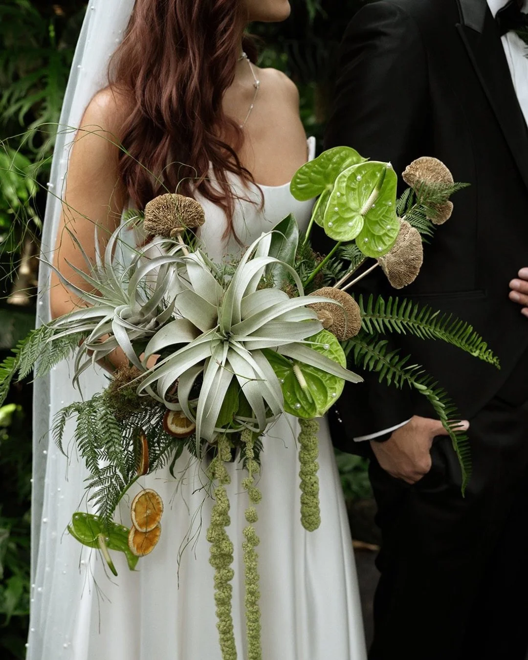 💚 💚 💚

Photography | @krystaholdenphoto 
Florals | @remingtonsflowers 
Wedding Planning | @uniquebymoniqueweddings 
Venue | @thegagemke @milwaukeedomes 
Catering | @tallguyandagrill 
Videography | @circledotweddings 
Bridal Attire | @truvellebrida