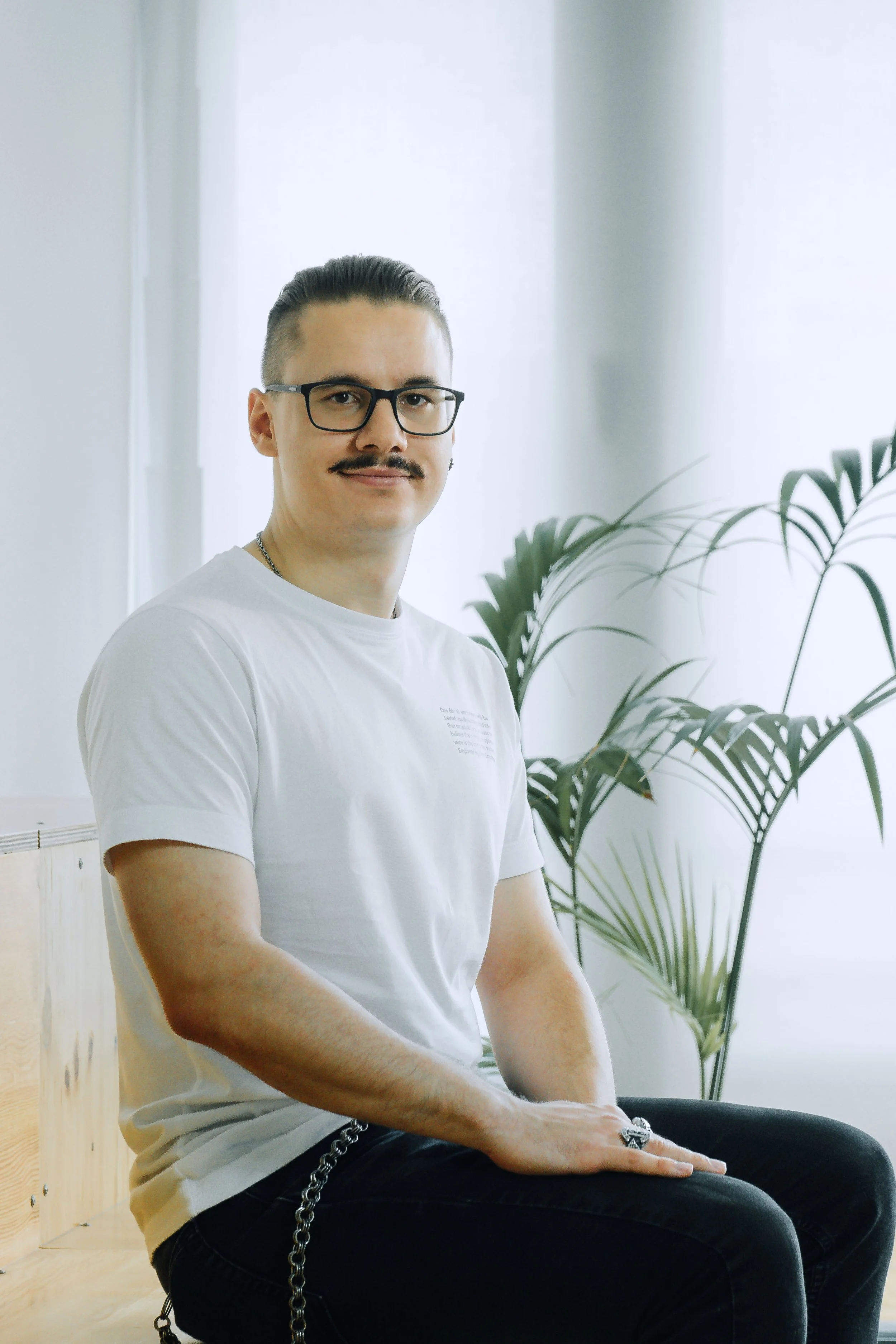 Tobias Reinhart - Lead UX/UI Designer mit Fokus auf nutzerzentrierte, innovative Lösungen.