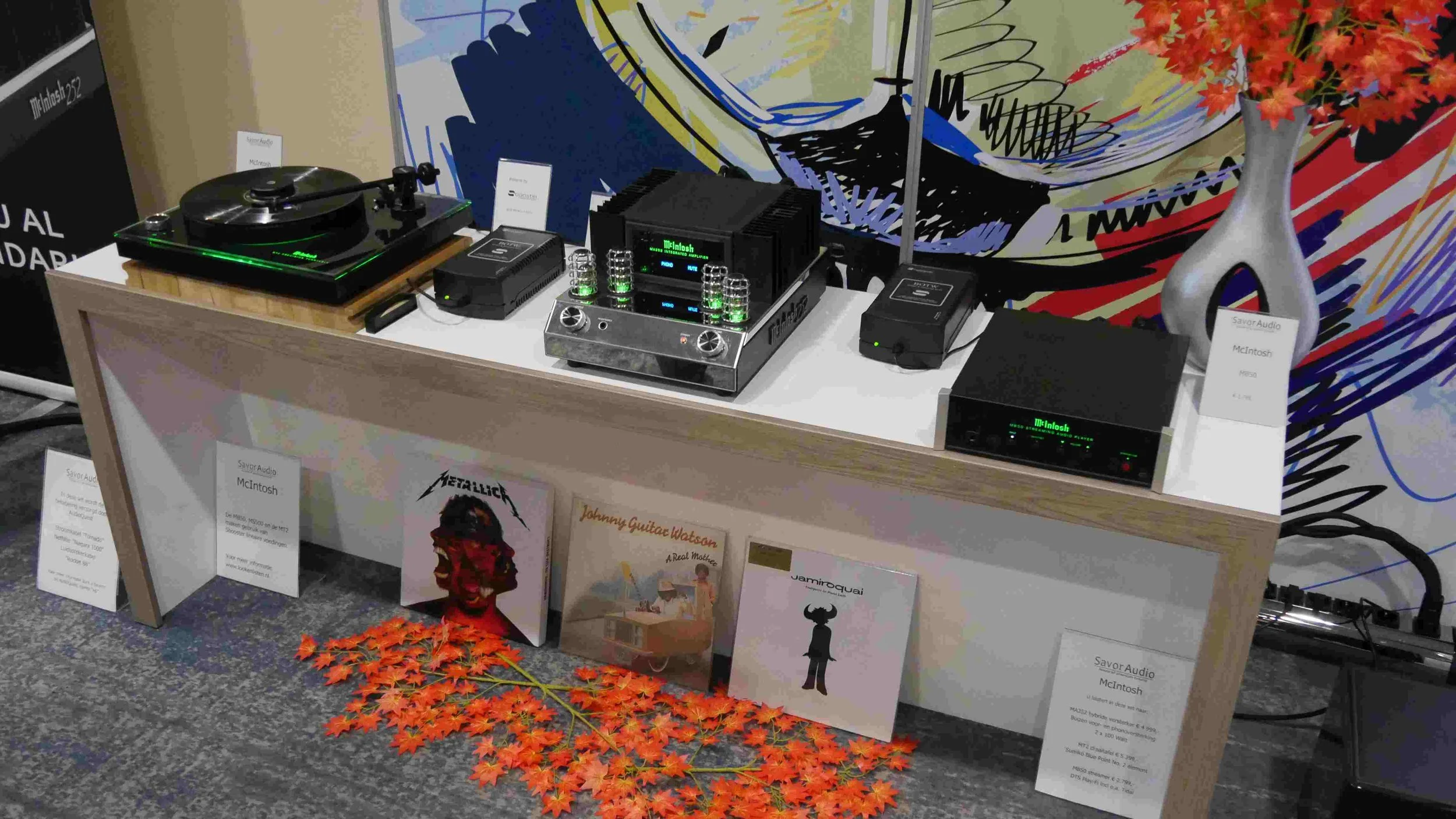 McIntosh & Sbooster - iEar-show - Hifi.nl