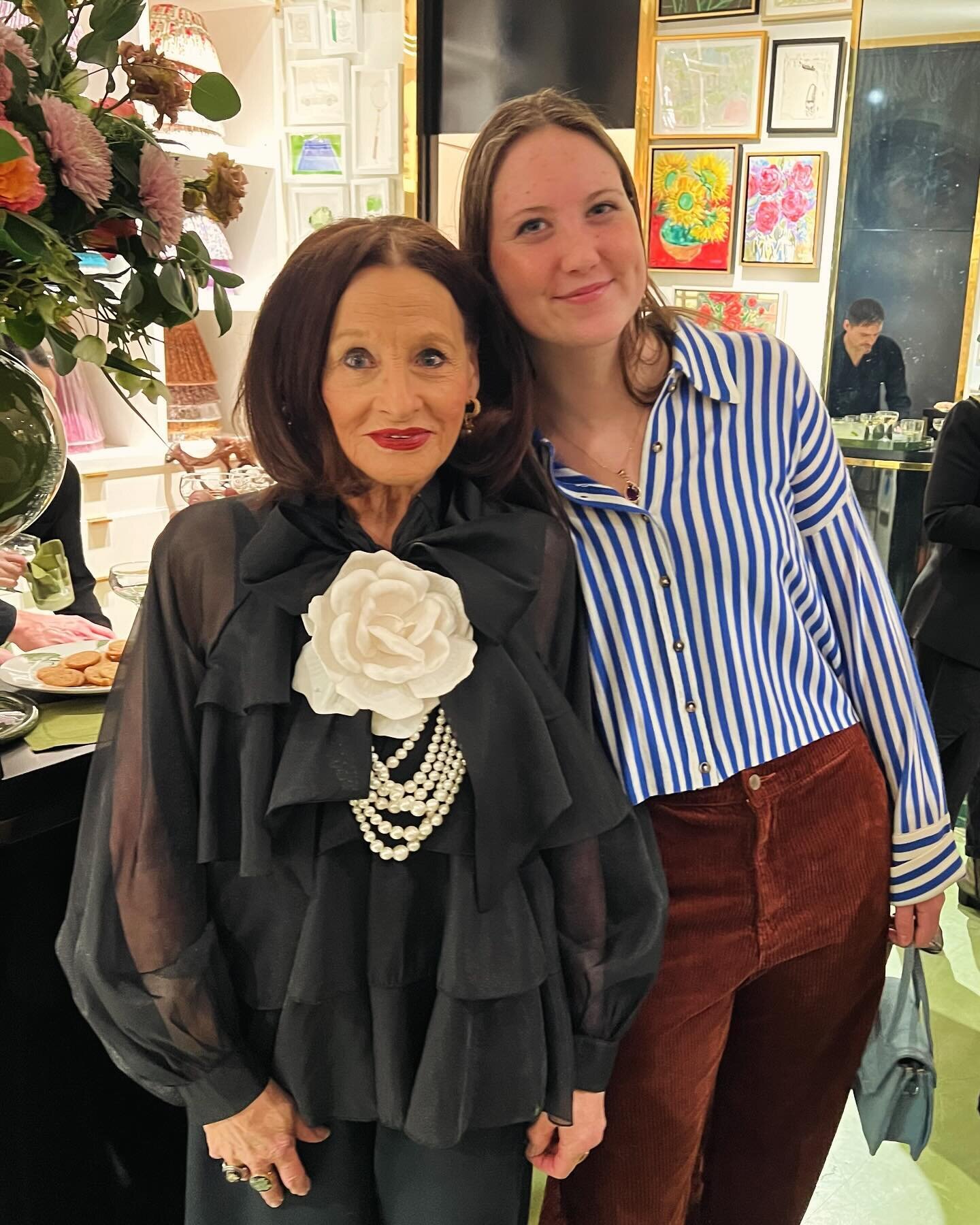 Design World Homecoming Celebrating the Iconic Marian McEvoy and her launch for @schumacher1889  at the ultra chic @krbnyc , Bravo to the visionnaire  @dara_caponigro , !!! #californiagirls