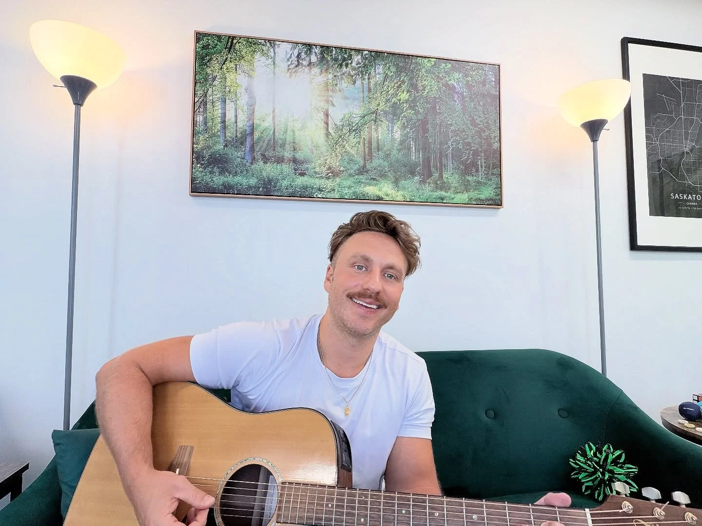 🎸 Healing Through Music &amp; Art 🎨

Did you know that I offer counselling therapy through artistic expression?

I&rsquo;ve been playing guitar and singing for over 20 years, and it&rsquo;s always been more than a passion &mdash; it&rsquo;s been th