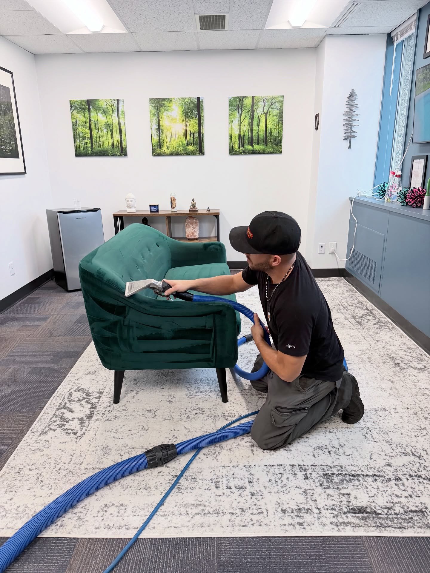 Just like counselling, a good clean helps clear what&rsquo;s been building up. 🌿
Preparing my office for the winter season ahead &mdash; fresh space, fresh energy, and a renewed sense of clarity for the work we do together.

#PierreBegrandCounsellin