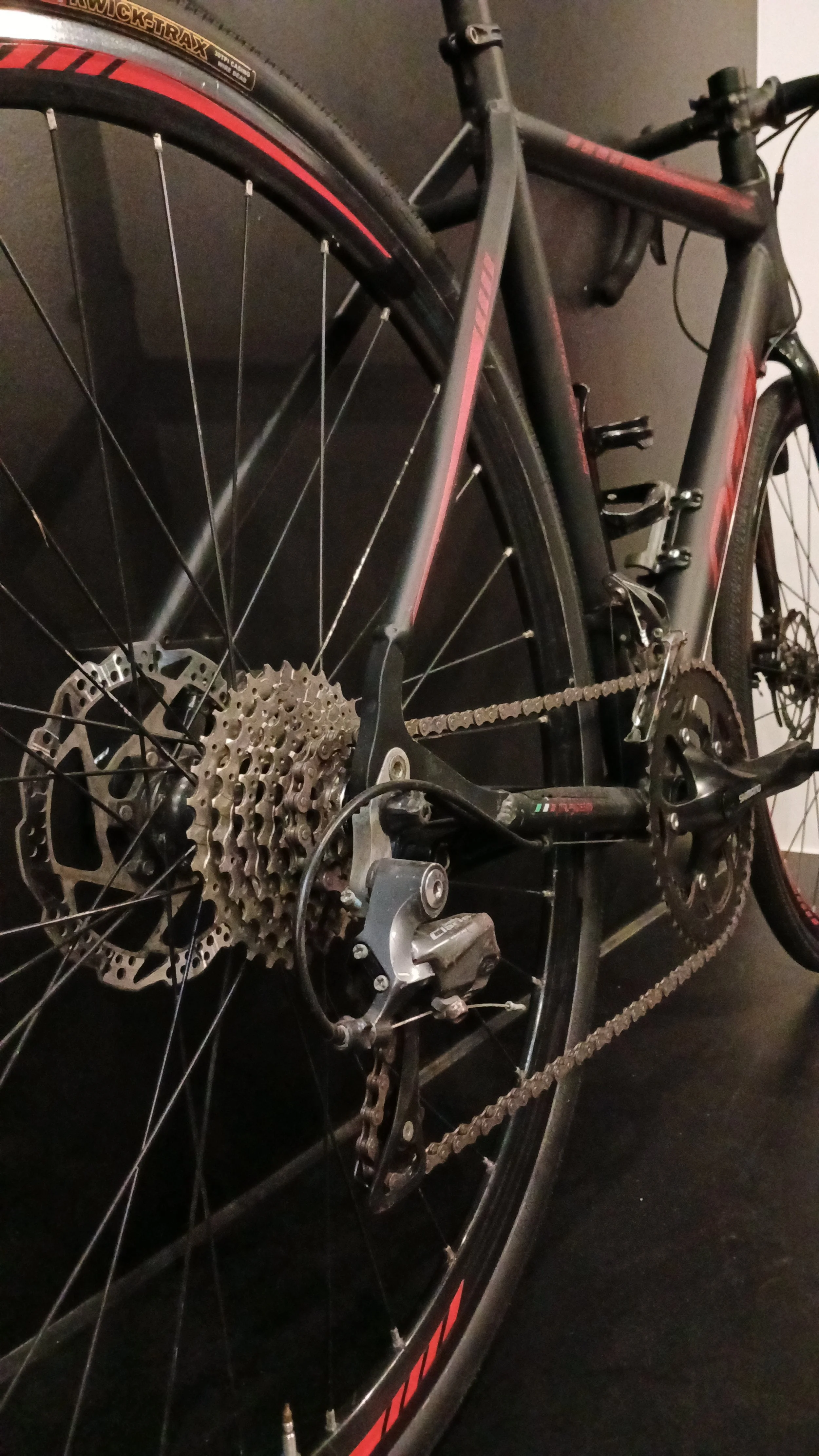 Bike-Irada-Bicicleta-Road-Gravel-Oggi-Velloce-Disc-55-Shimano-Claris-8v-6.jpg