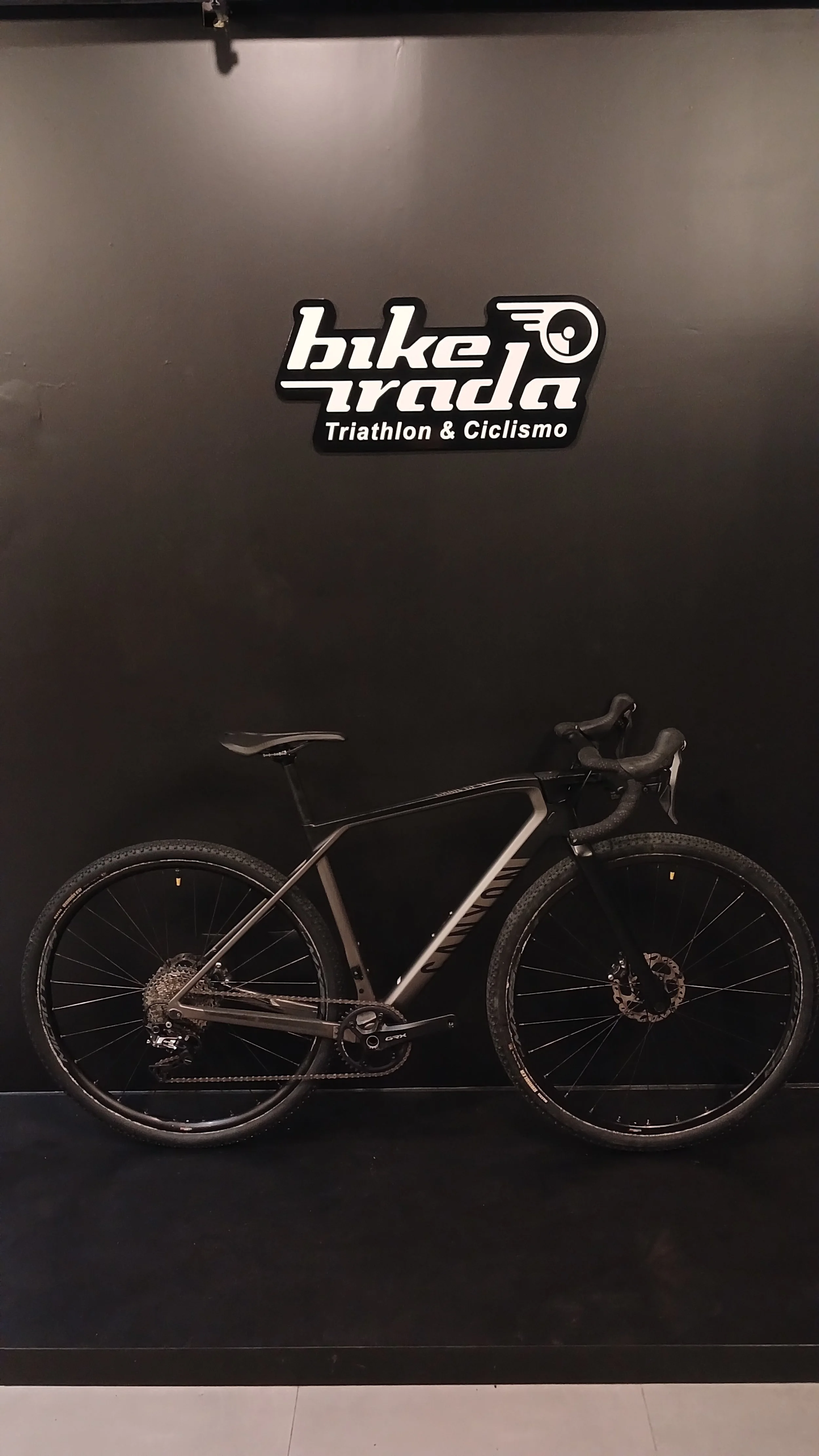 Bike-Irada-Bicicleta-Gravel-Canyon-Grail-CF-SL-S-Shimano-GRX-11v-1.jpg