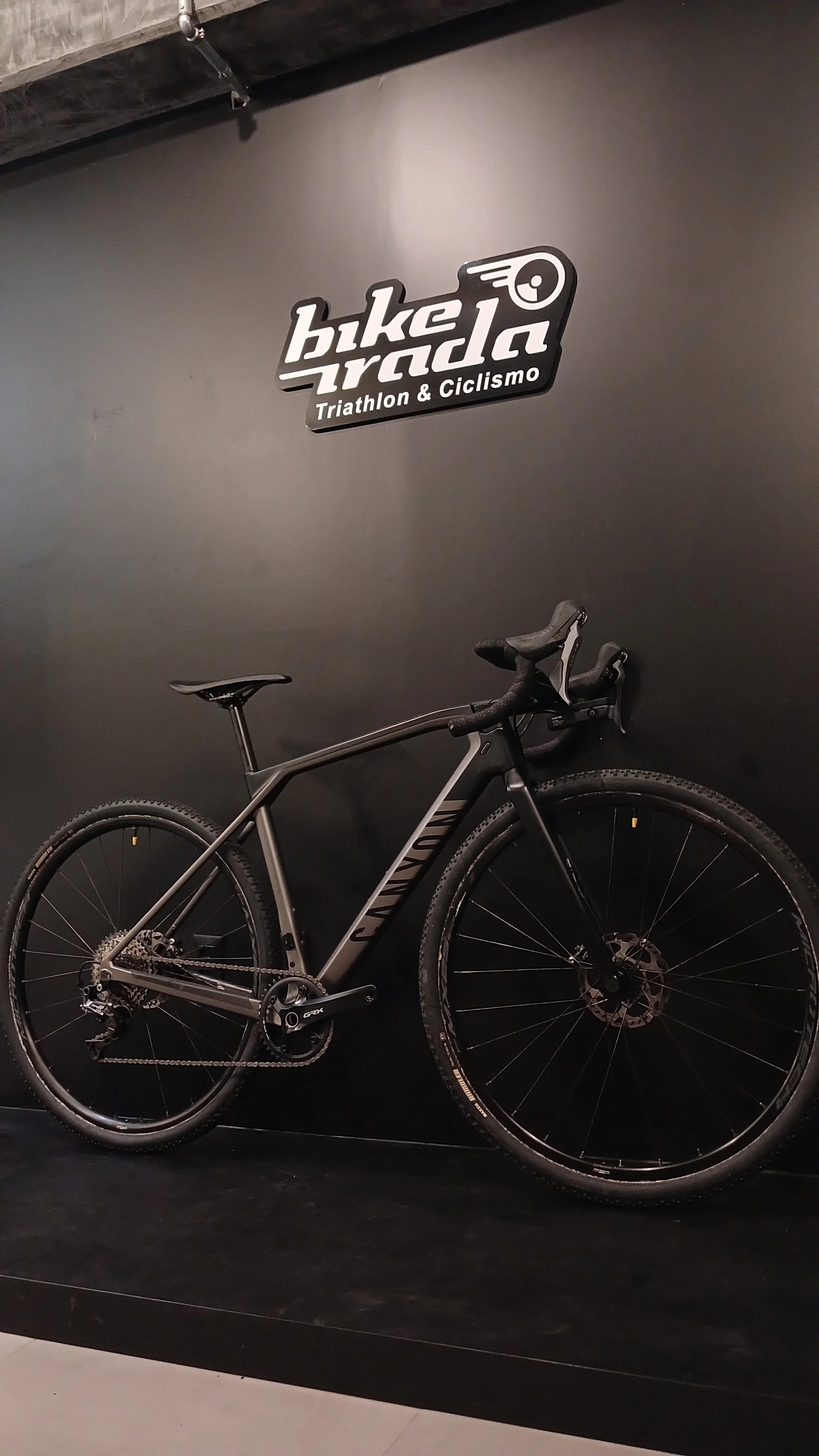Bike-Irada-Bicicleta-Gravel-Canyon-Grail-CF-SL-S-Shimano-GRX-11v-2.jpg