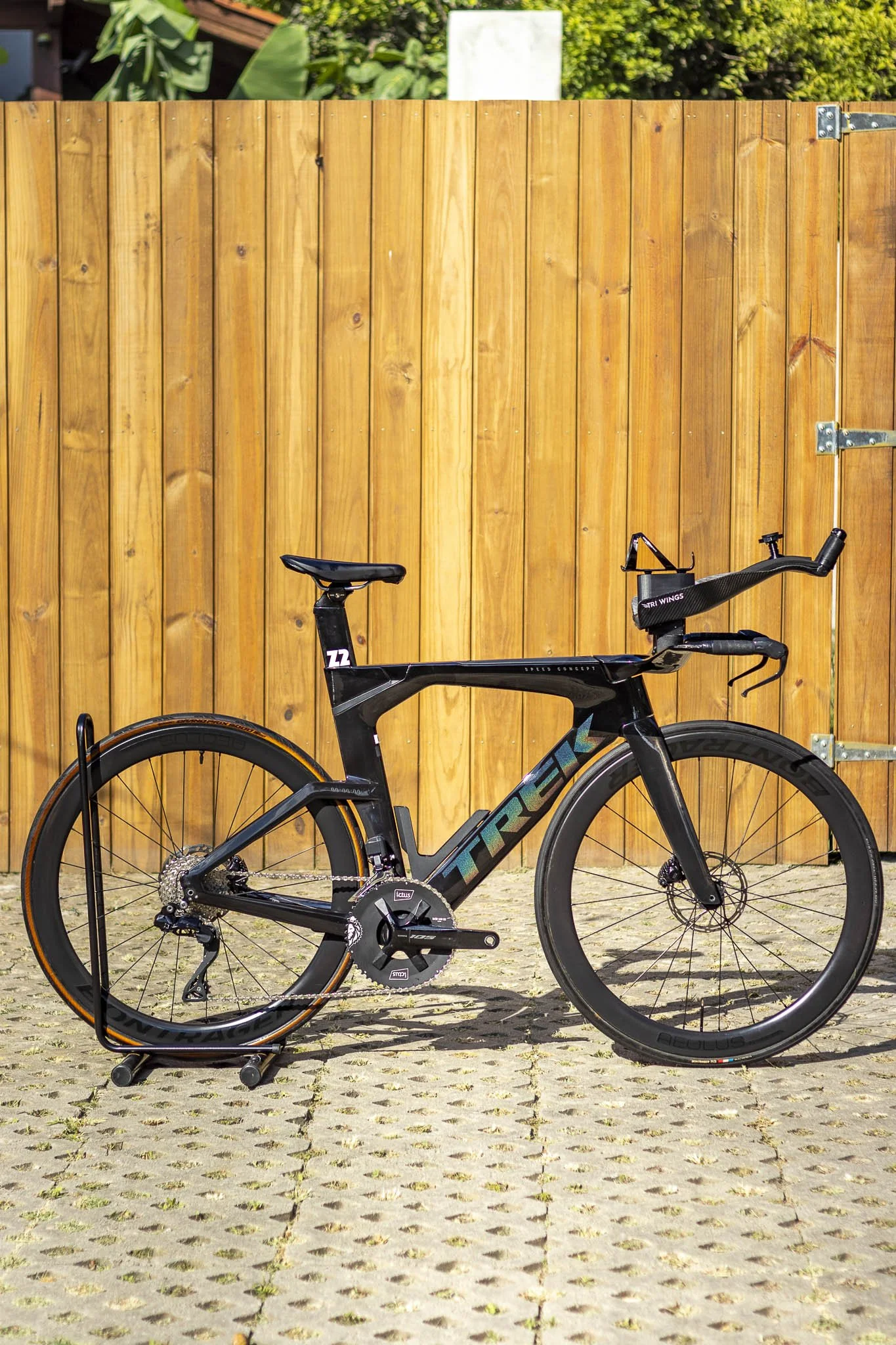 Triathlon-Trek-Speed-Concept-M-105-Di2-12v-2.jpg