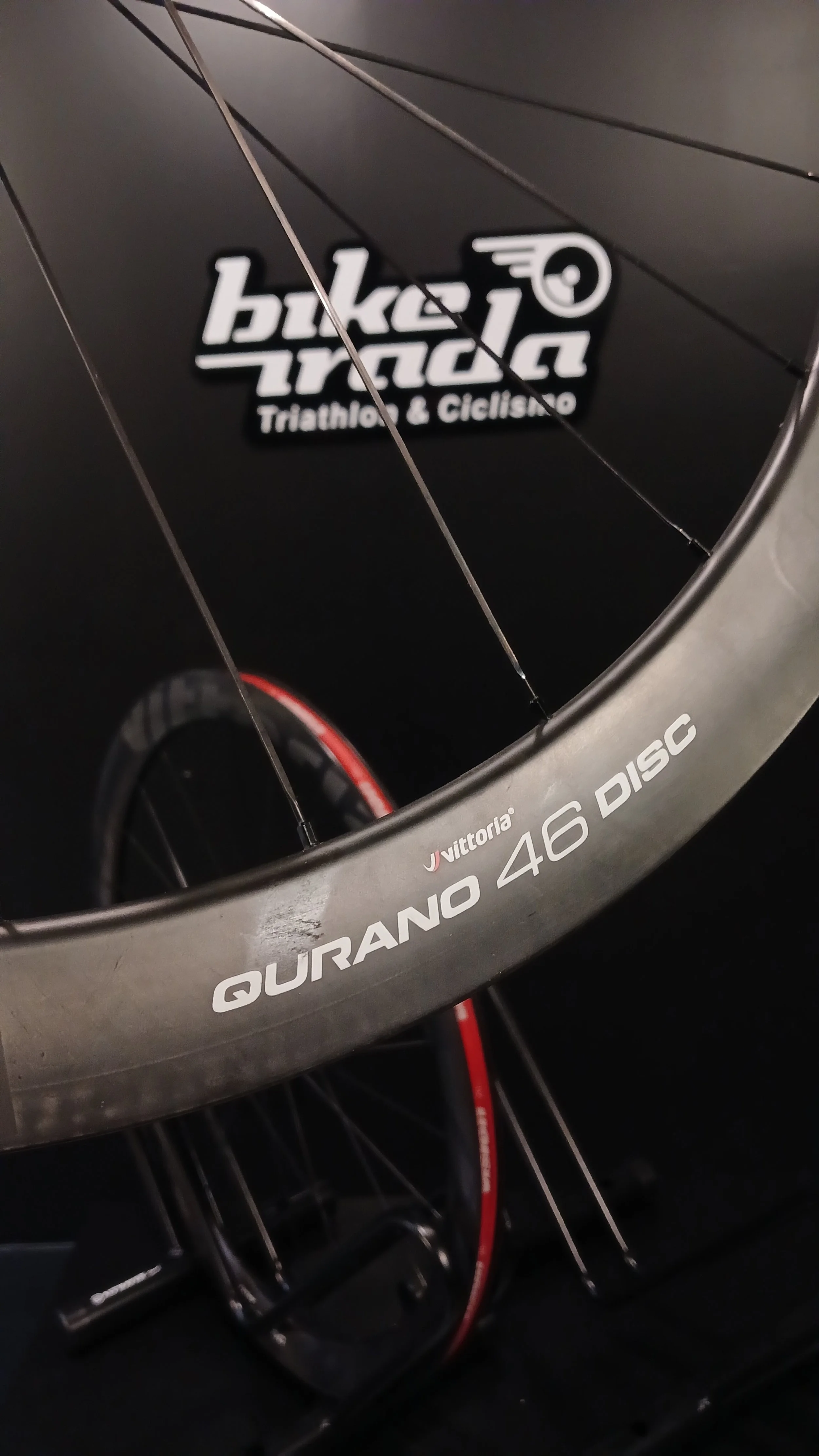 Bike-Irada-Roda-Par-Vittoria-Qurano-46-Disc-Tubeless-Carbono-Disco-2.jpg