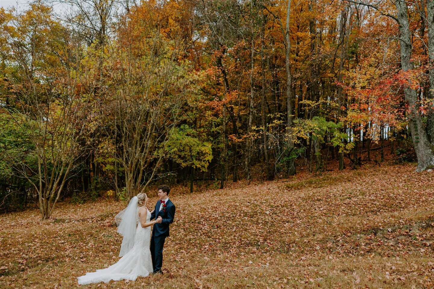 Sarah and Matt: A stunning fall day and one of the most amazing dance floors I've experienced! 2022, you have been giving me some of the best receptions! *swipe to see some GEMS of this amazing dance floor* Congratulations again, friends :) 

Venue: 