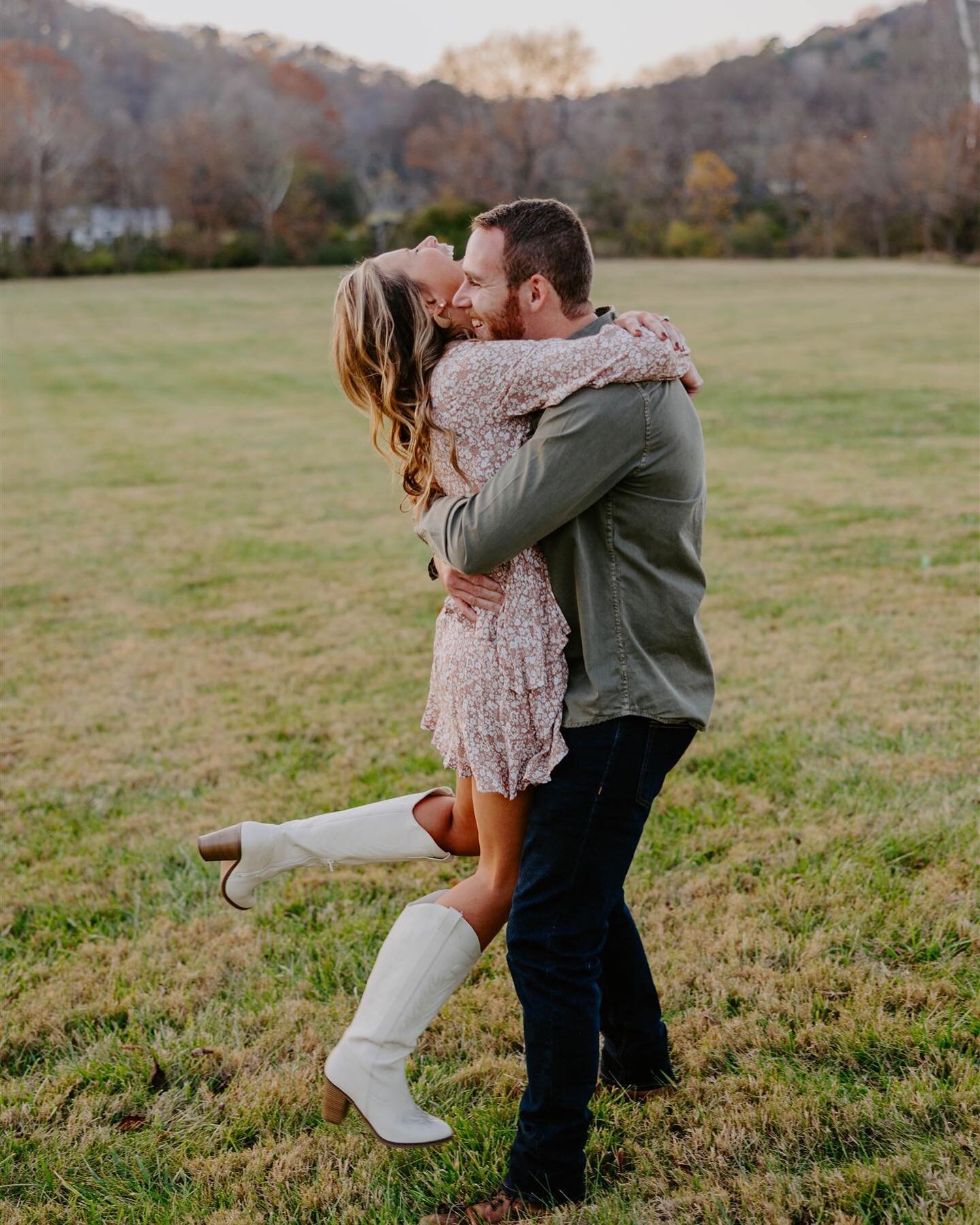 *sprints to get white boots after this engagement session* How cool are Morgan and Danny?!

#nashvilleengagementphotographer #nashvilleengagementsession #nashvillephotographer