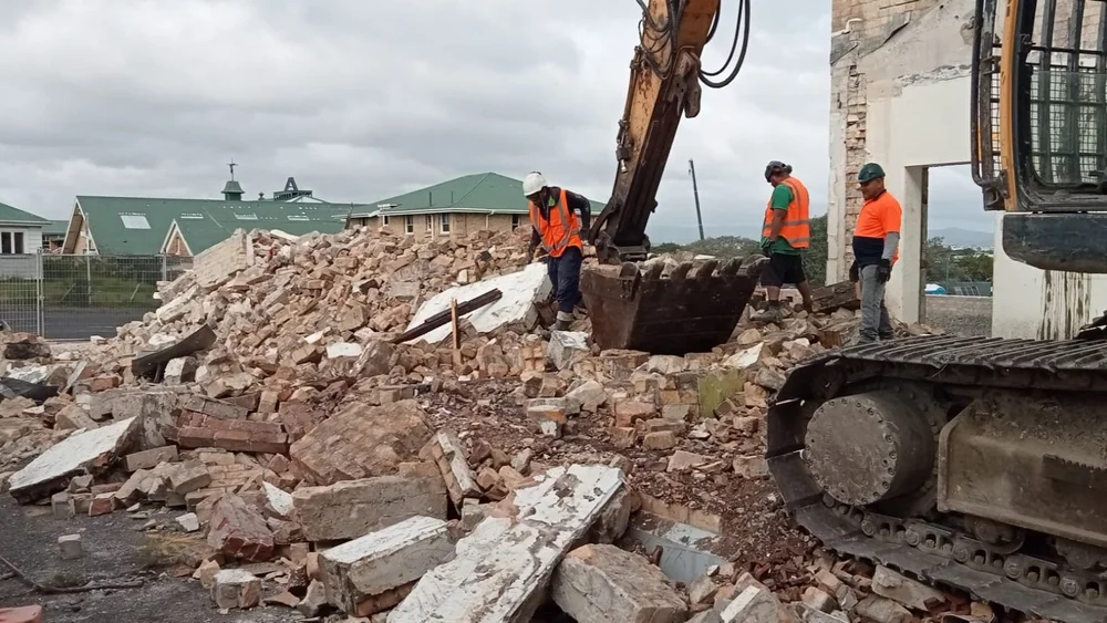Mechanical vs. Manual: Understanding the Risks — Henderson Demolition