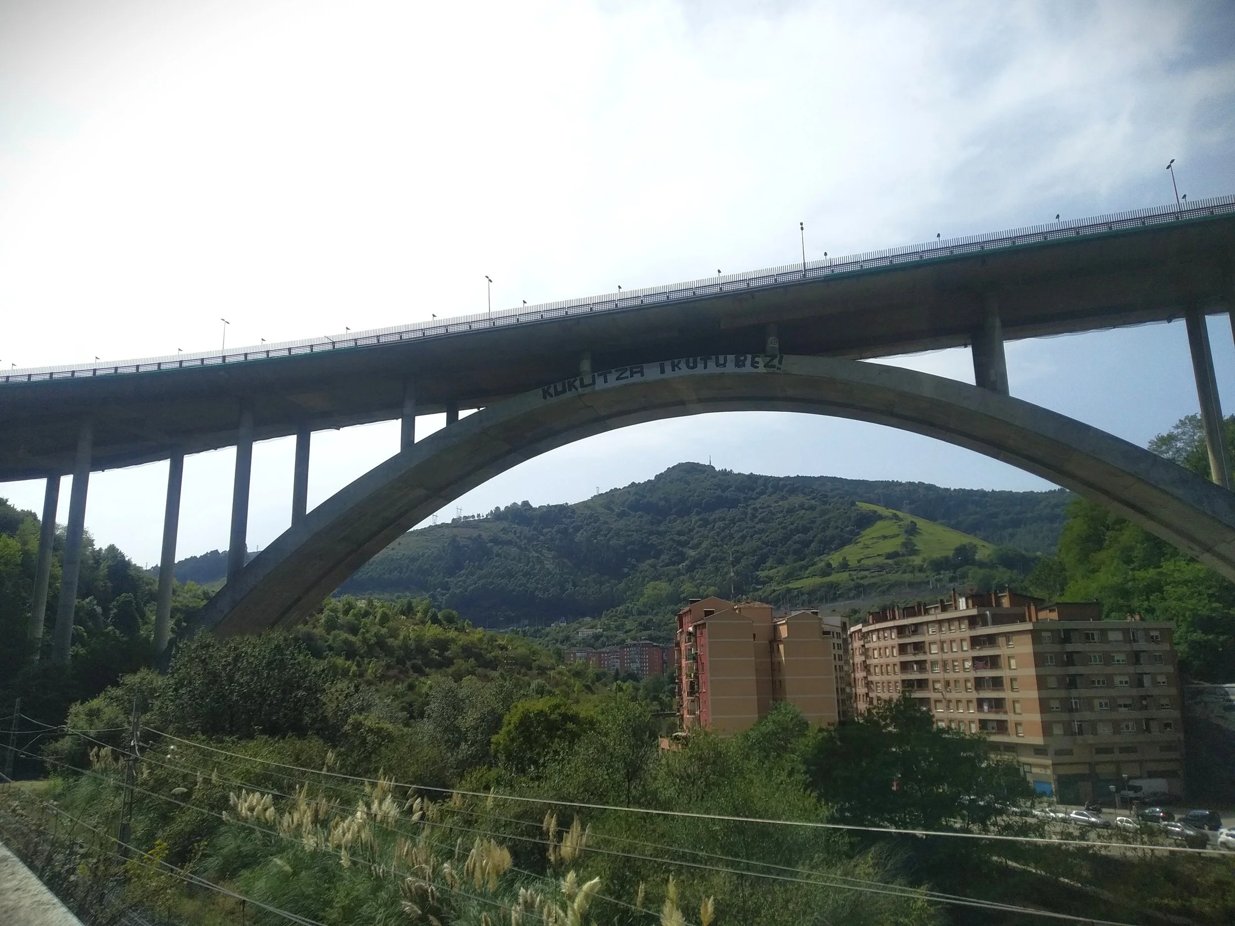 Miriam Acedo Morcillo: La curiosidad que nos lleva a conocer otras historias desde las que configurarse y entrelazarse.