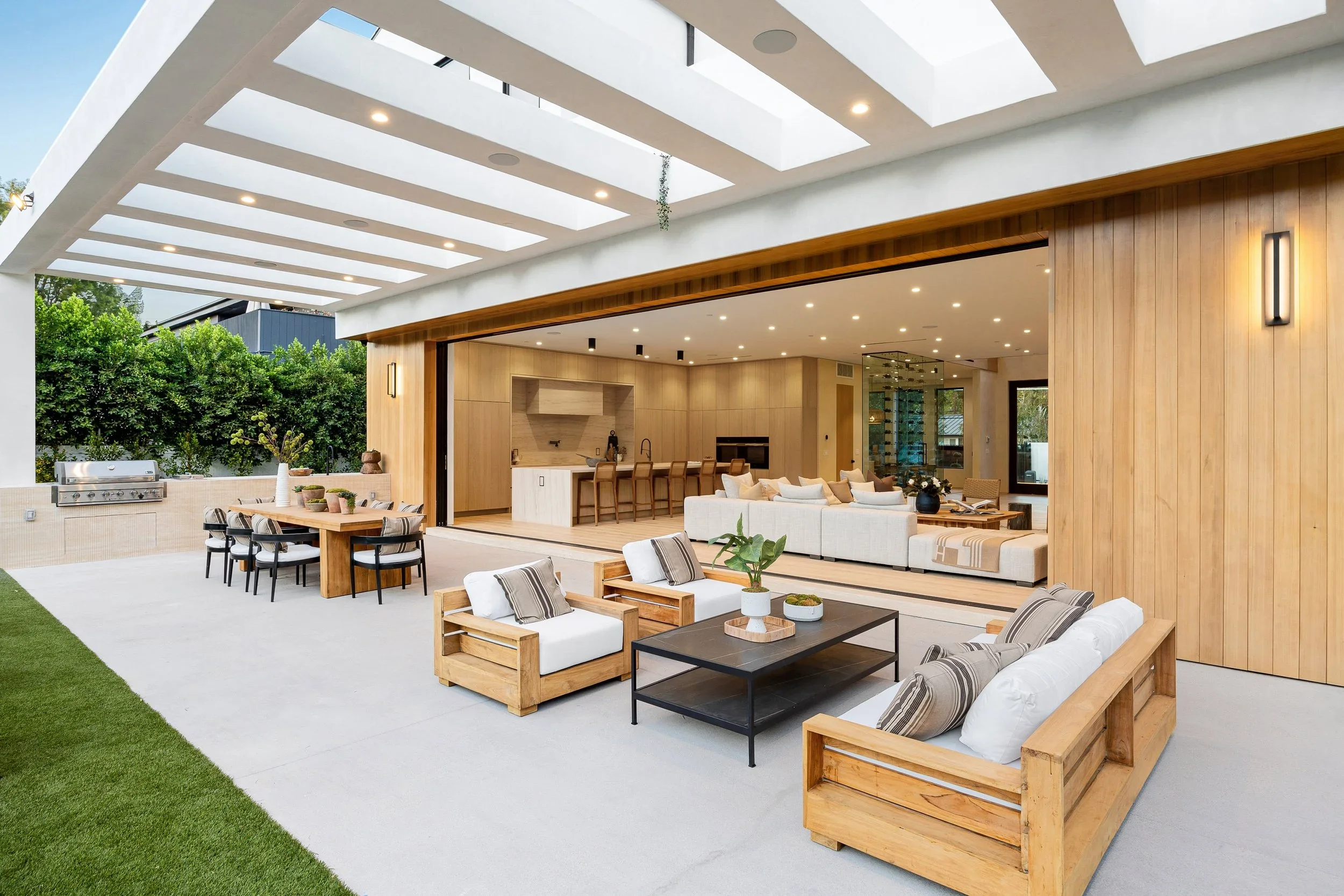 Luxurious outdoor entertaining area of a custom-built luxury home in West LA.