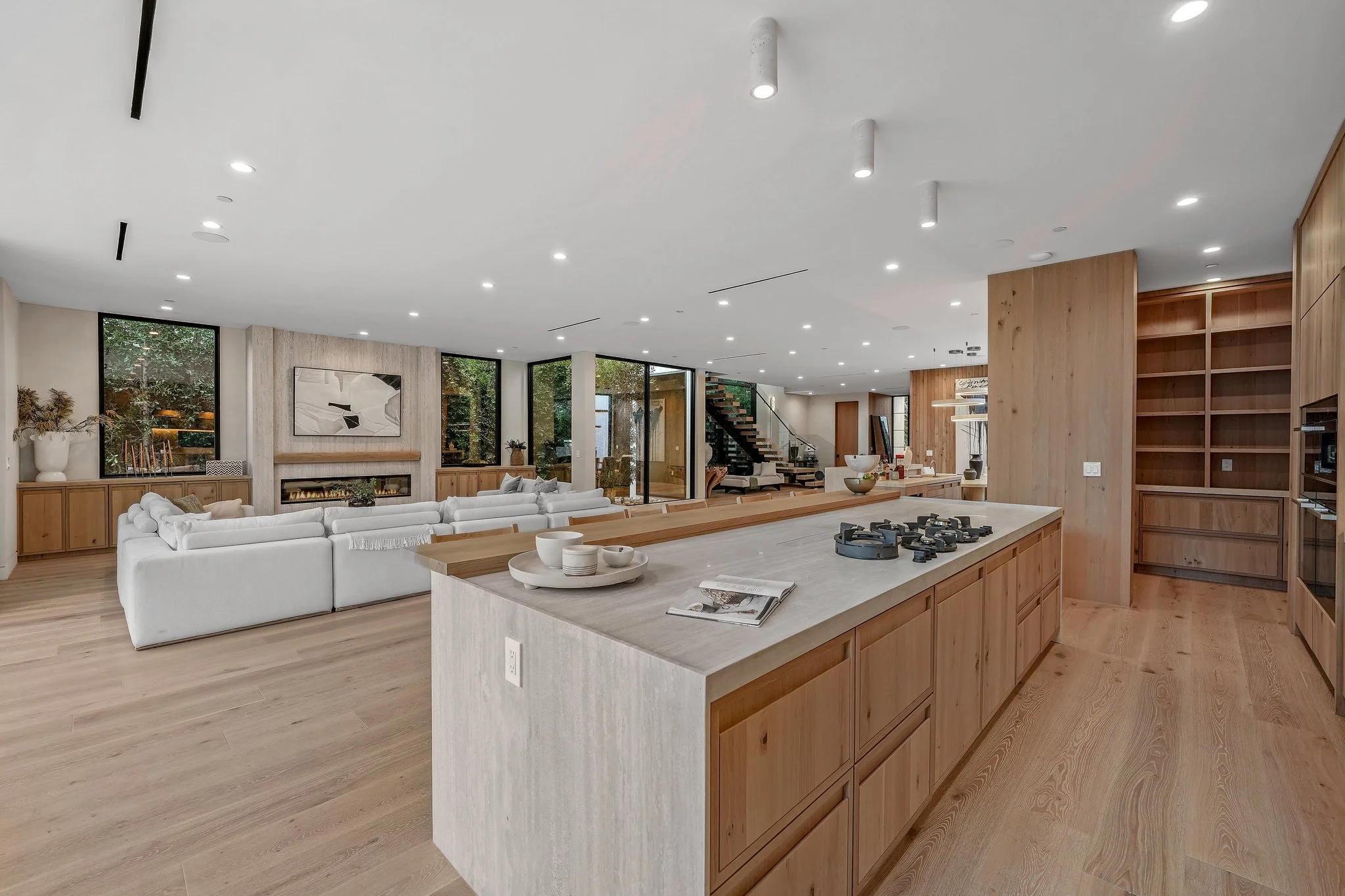 15158 Greenleaf Street-18.jpg