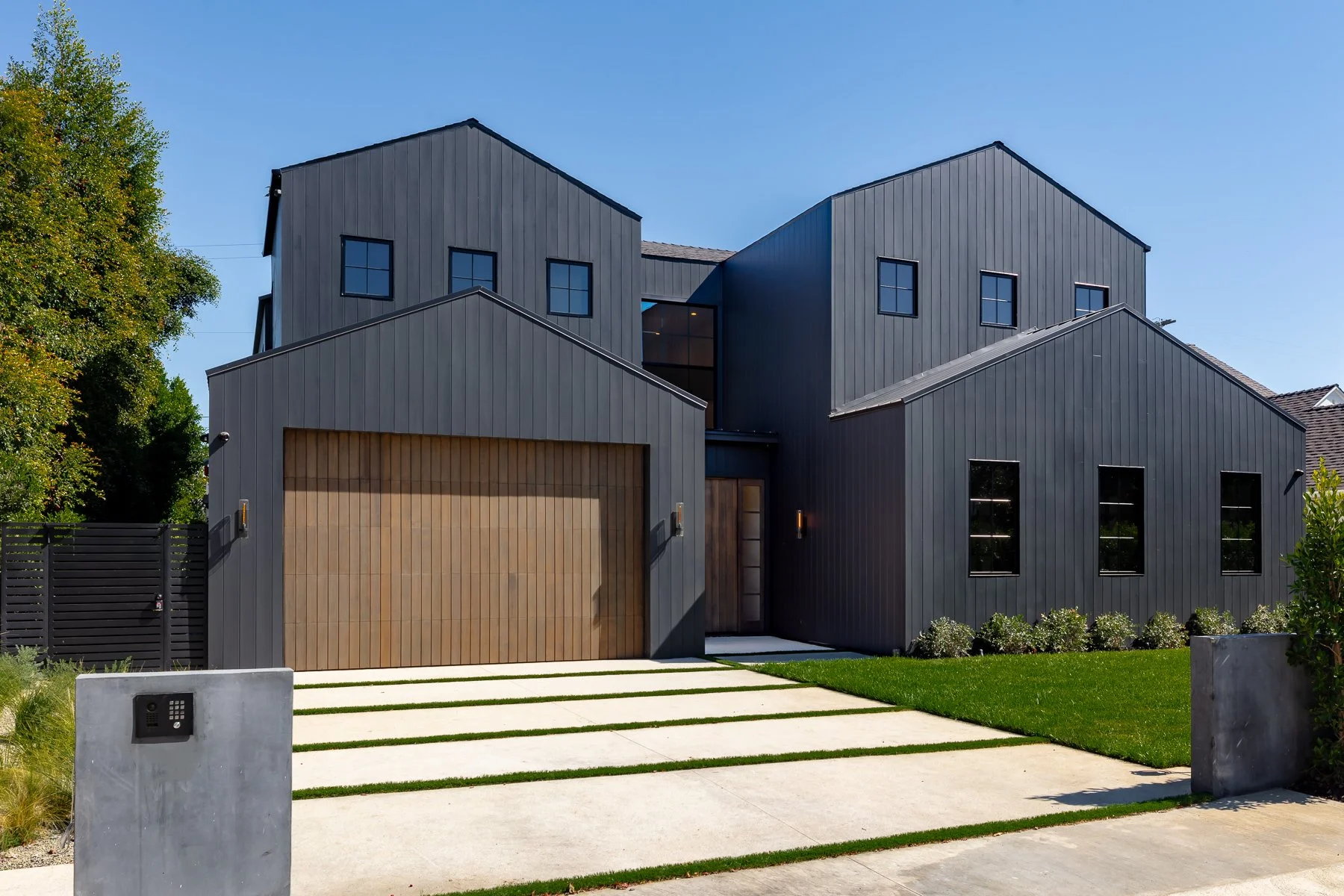 4930EdgertonAve-DAY-MLS-4.jpg