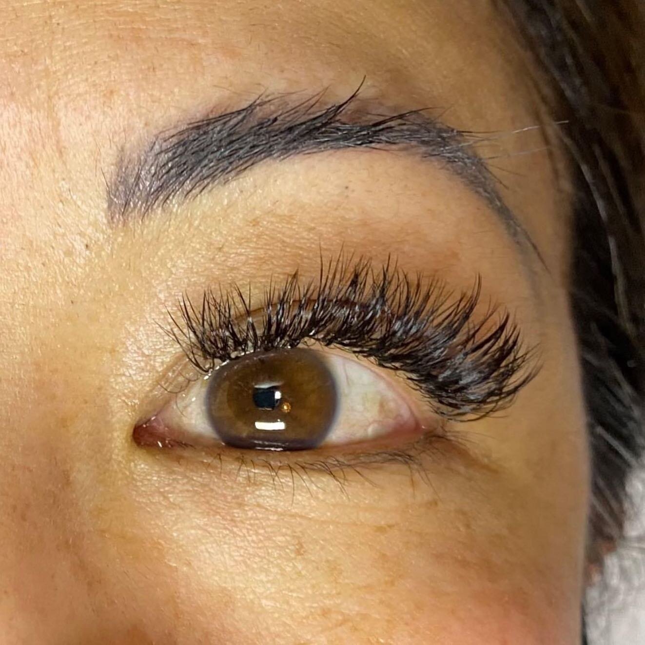 Fresh volume fill for this beauty! #r&ecirc;vebeauty #revebeauty #lashextensions #portlandlashes #volumelashes