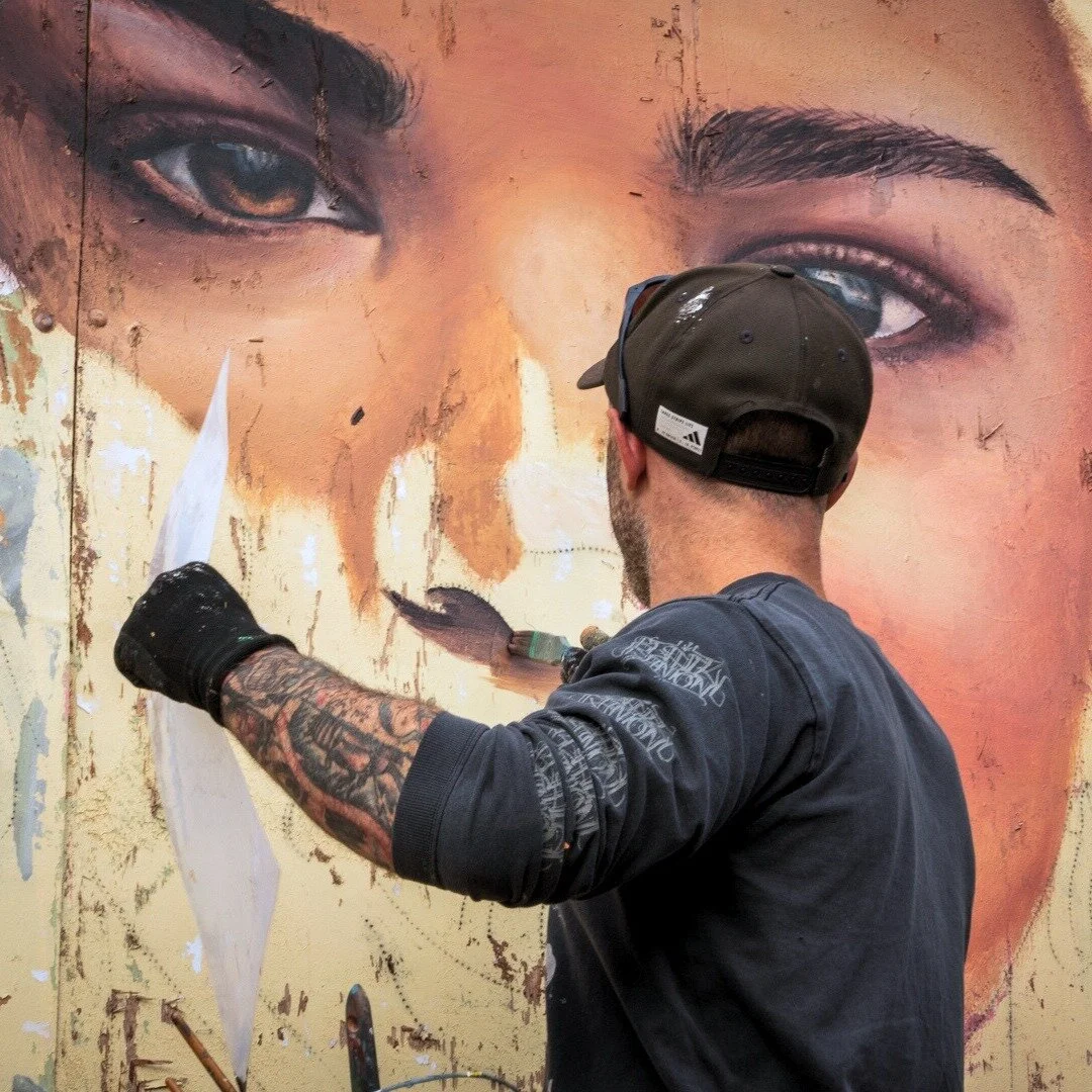 Netflix always supplies the goods 🍿 👑

#QueenCharlotte #Netflix #Bridgerton #Queen #TvSeries #Mural #Murals #Streetart #Streetartist #Paint #Wallart #Artist #Painting