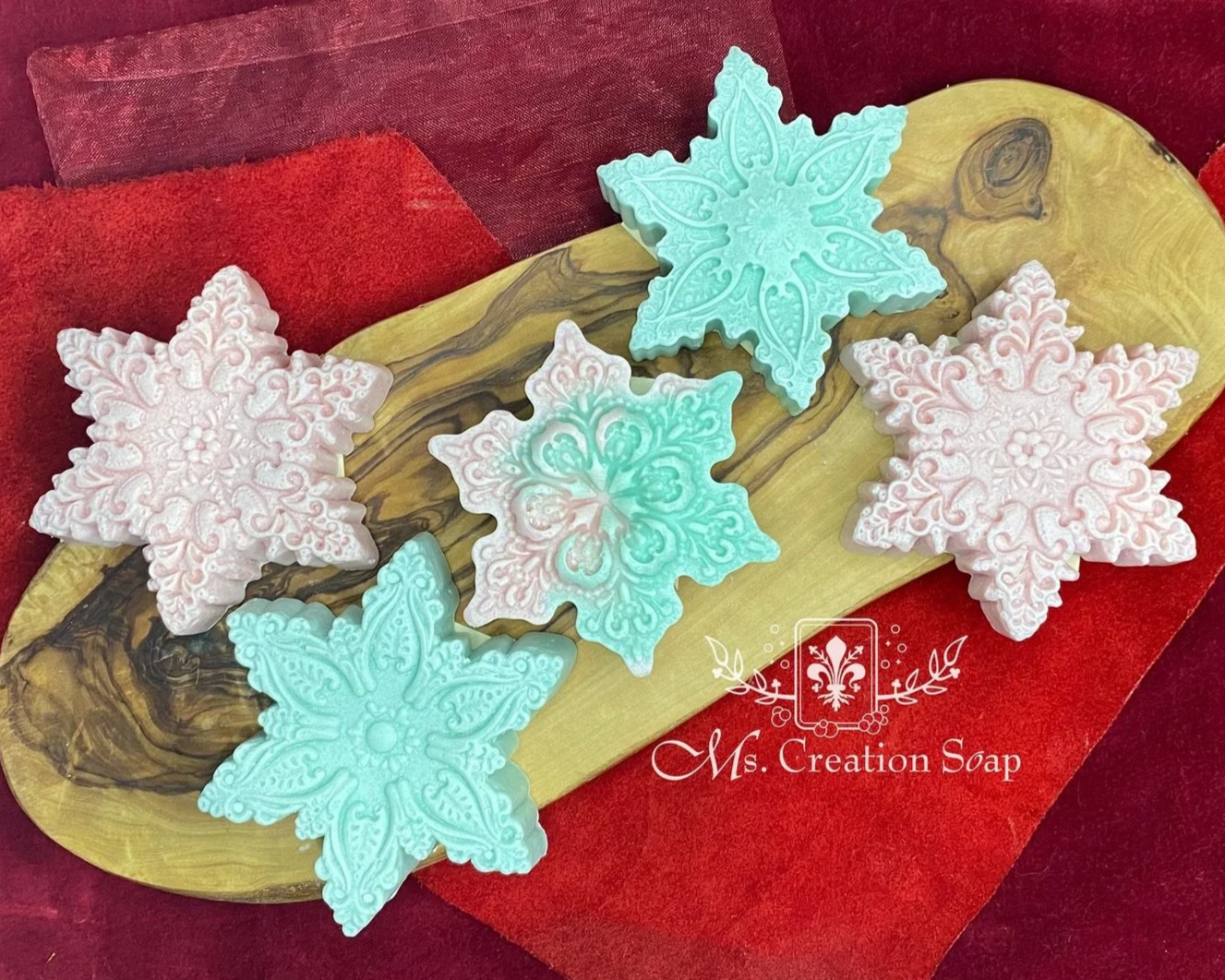 Snowflakes: Pink/Green