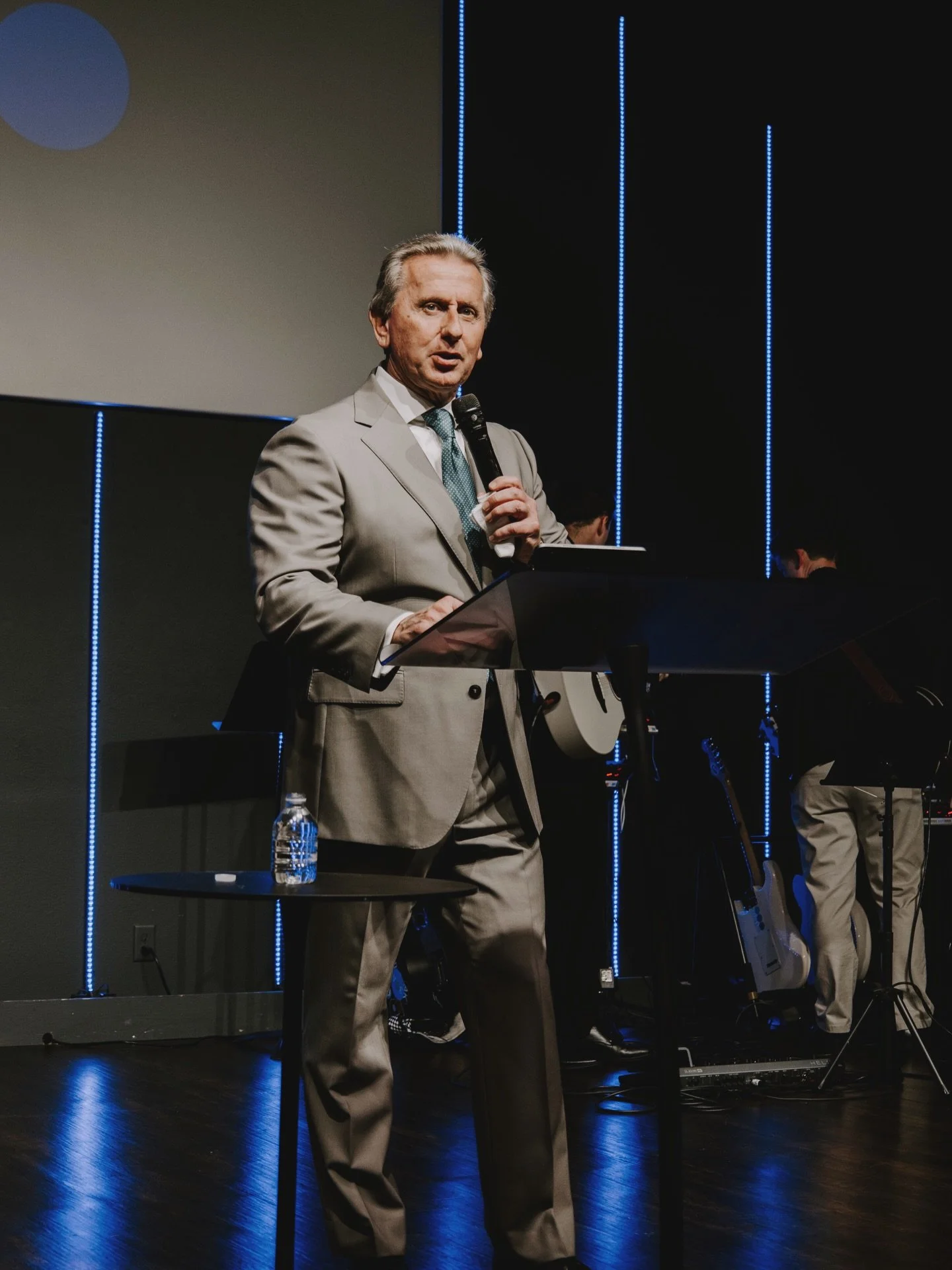 What a Sunday! Brother Morton Bustard brought a prophetic word that shook us at both services. 

The Holy Spirit was moving and it was incredible. Thank you for being there Bethesda! 💙