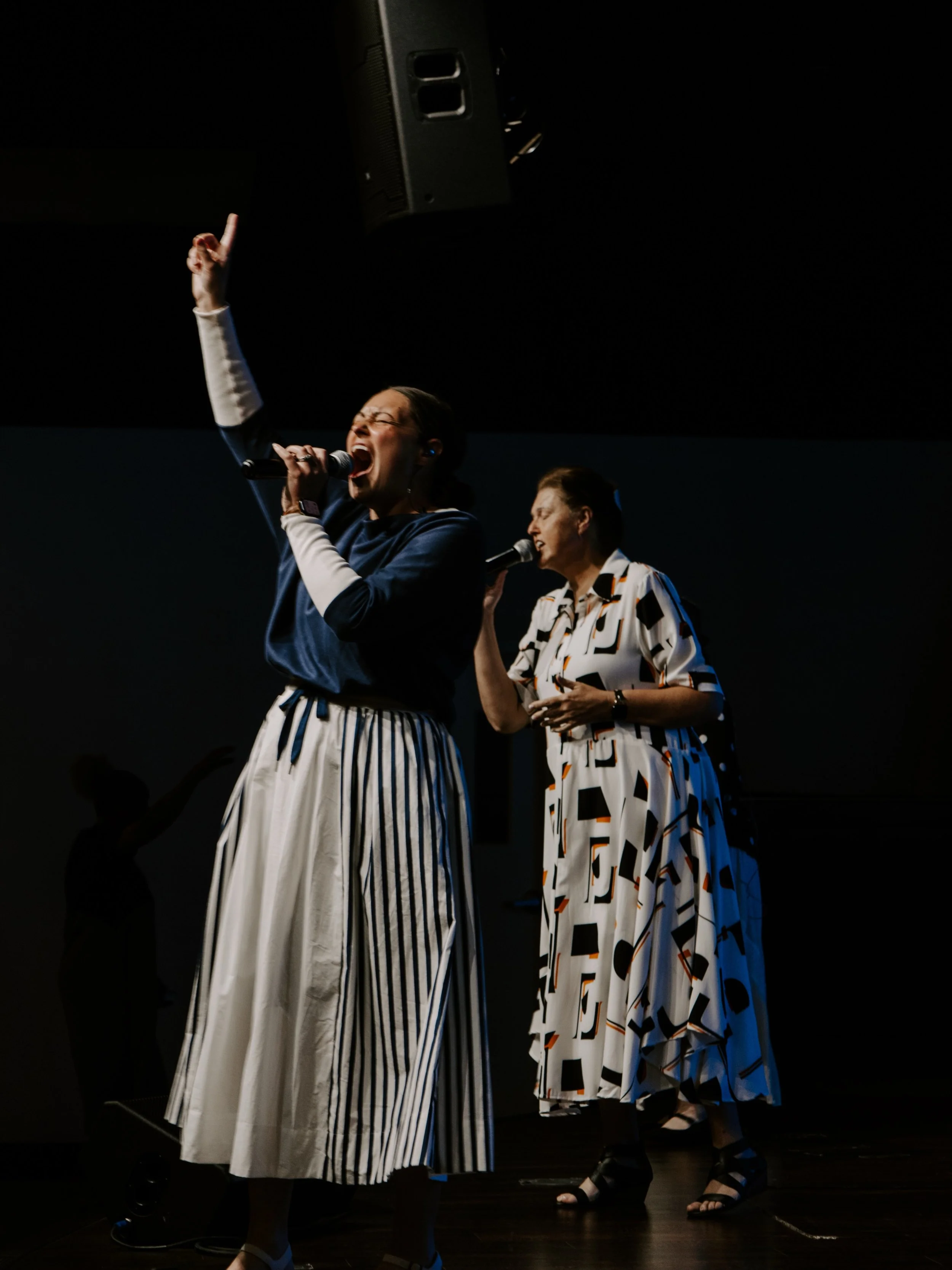 Who&rsquo;s coming tonight? MIDWEEK at 7 PM. 

Let&rsquo;s press pause on the week and worship together!