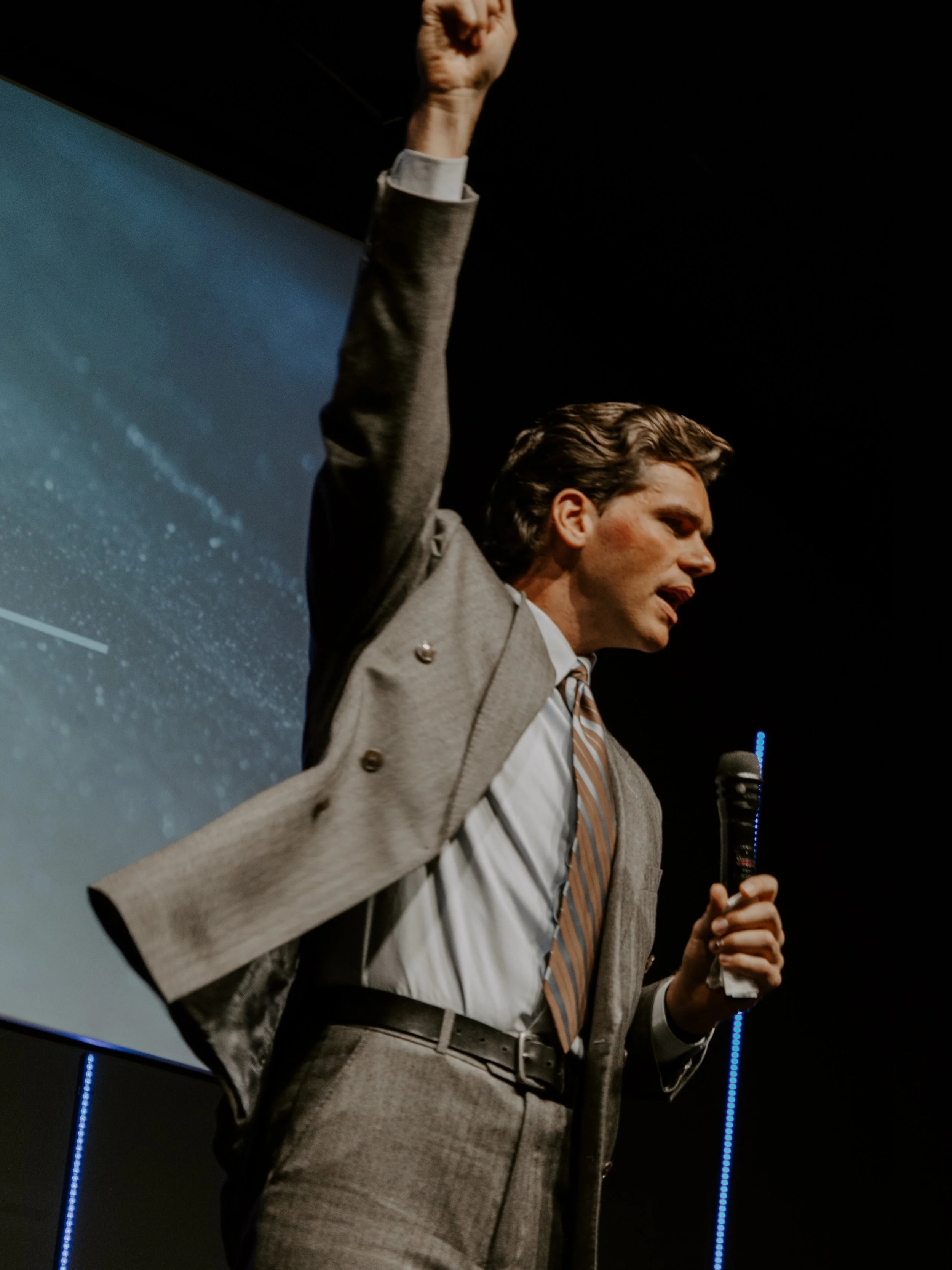What a Sunday! 

Spenser Smith brought the Word today and both services were on fire! So grateful for this church. 

Love you, Bethesda💙