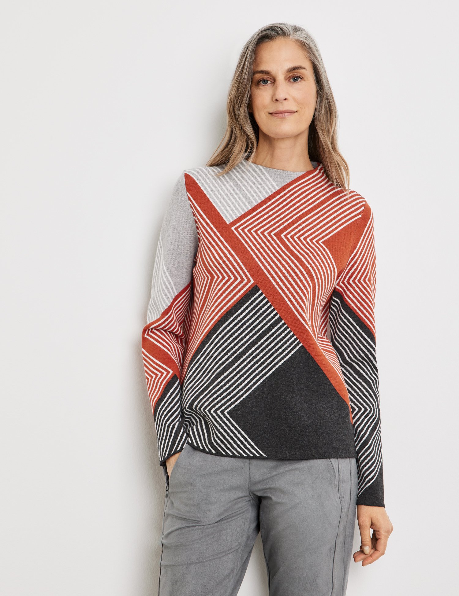 jumper-in-a-jacquard-look-with-a-graphic-pattern-110.jpg
